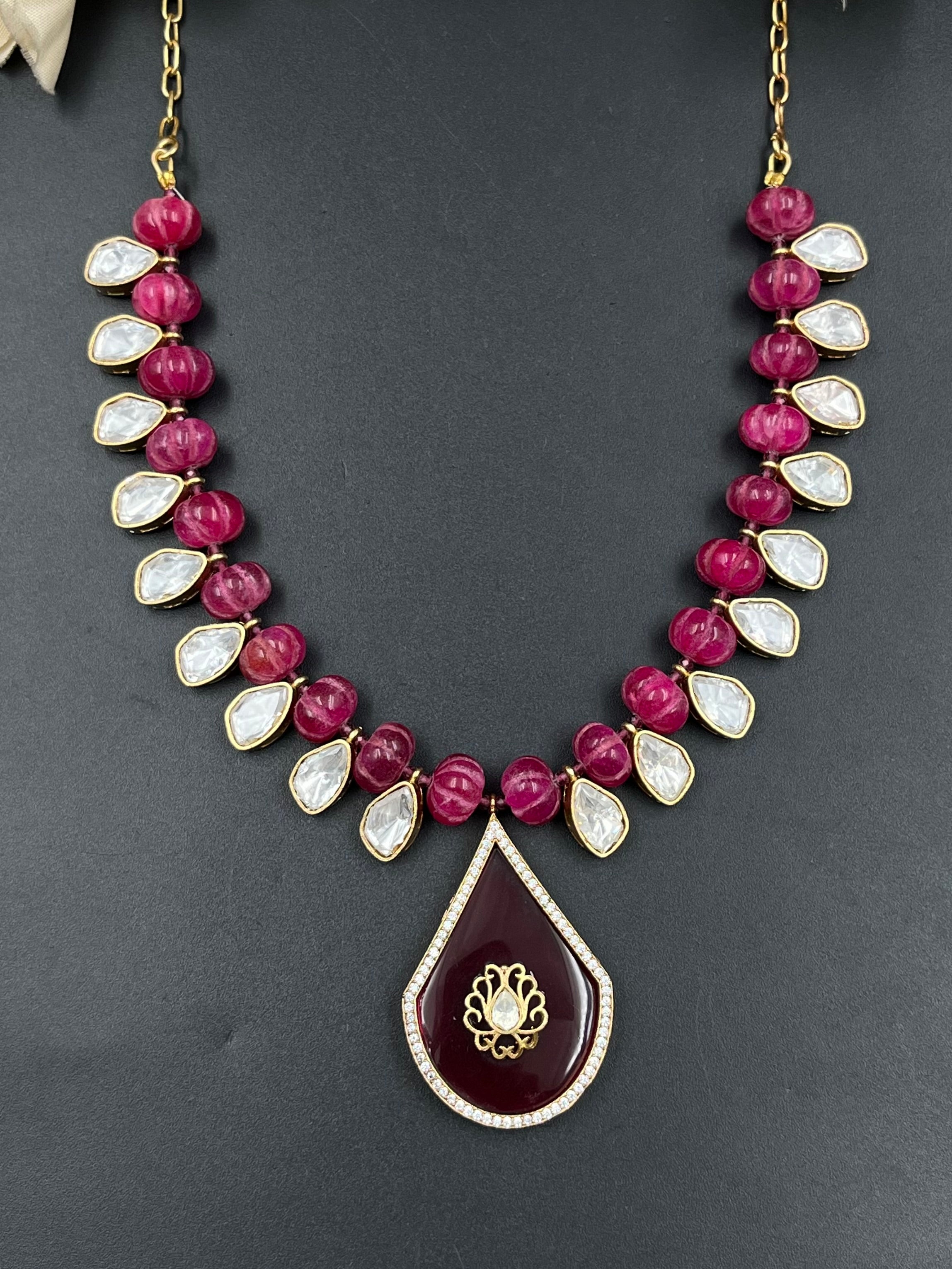 LIYA NECKLACE
