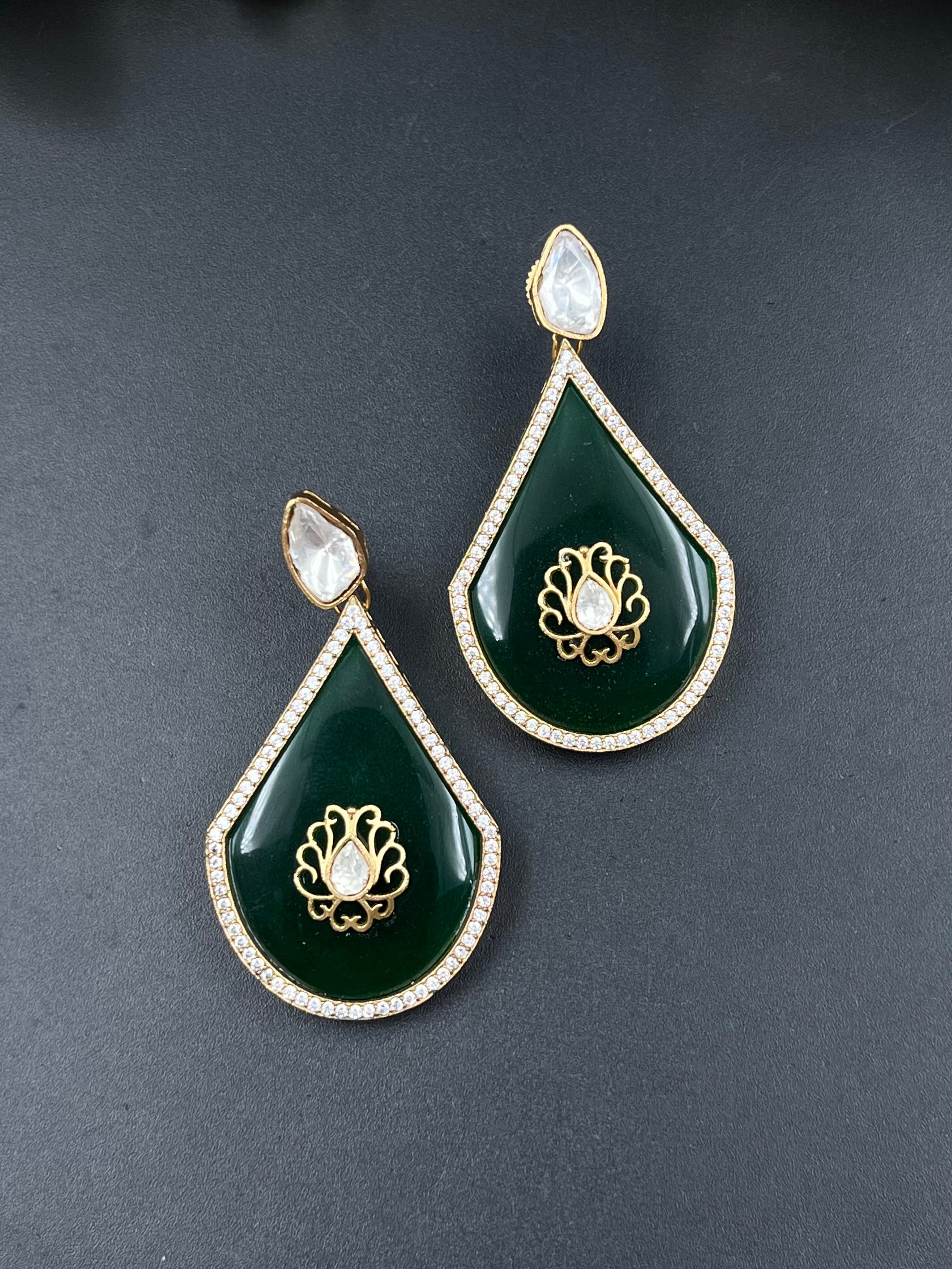 LIYA NECKLACE