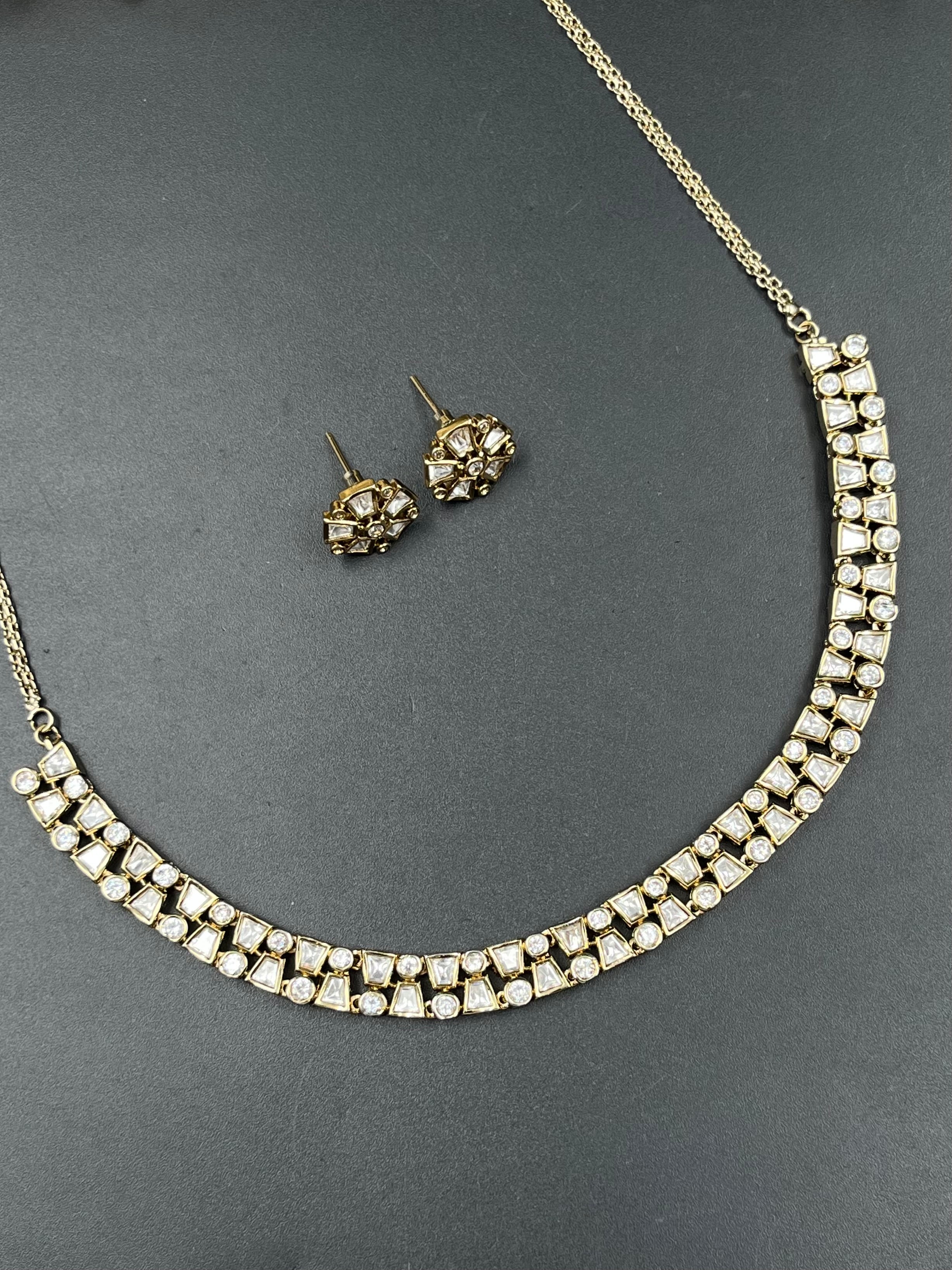 AMIRA NECKLACE