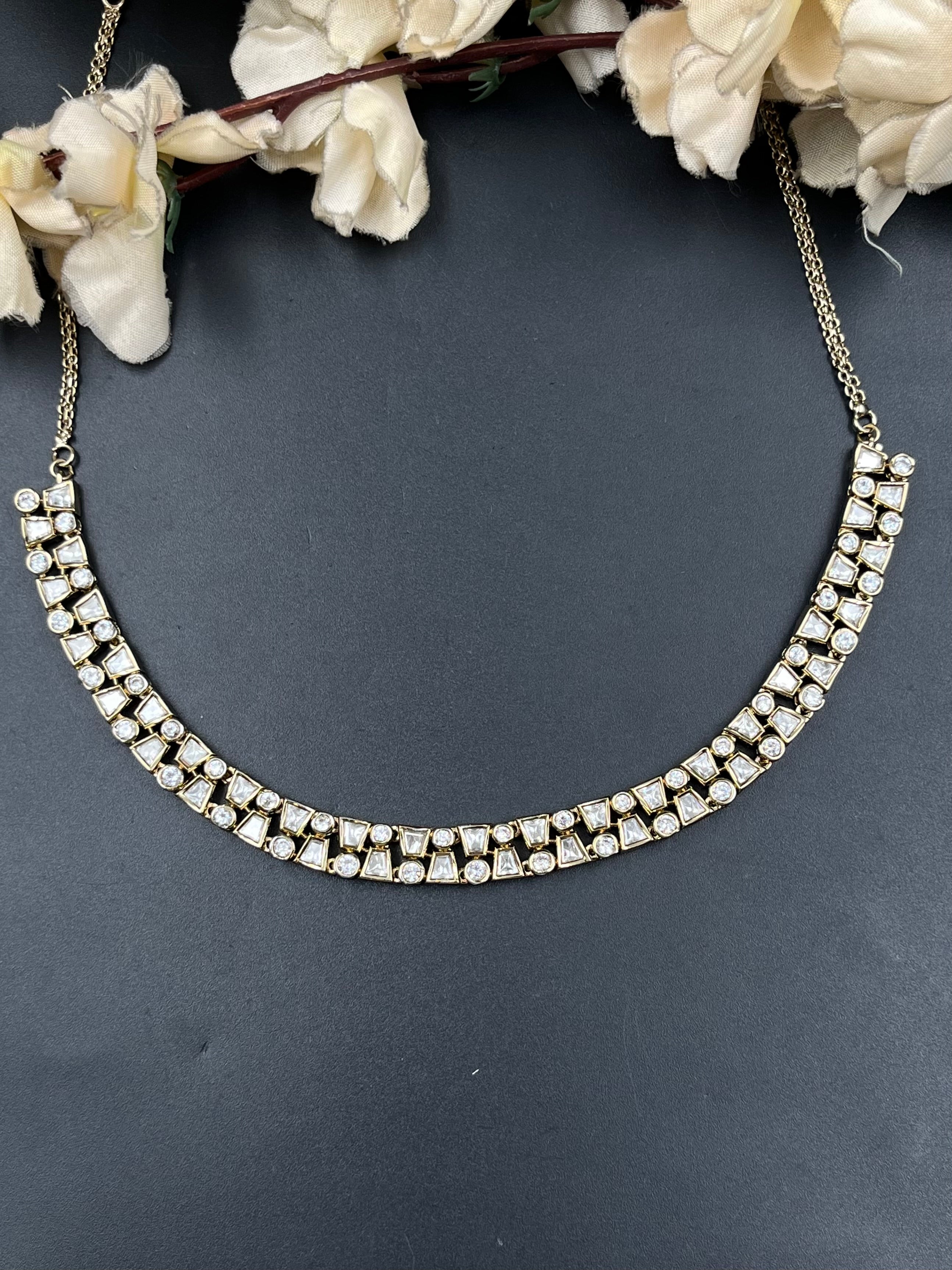 AMIRA NECKLACE