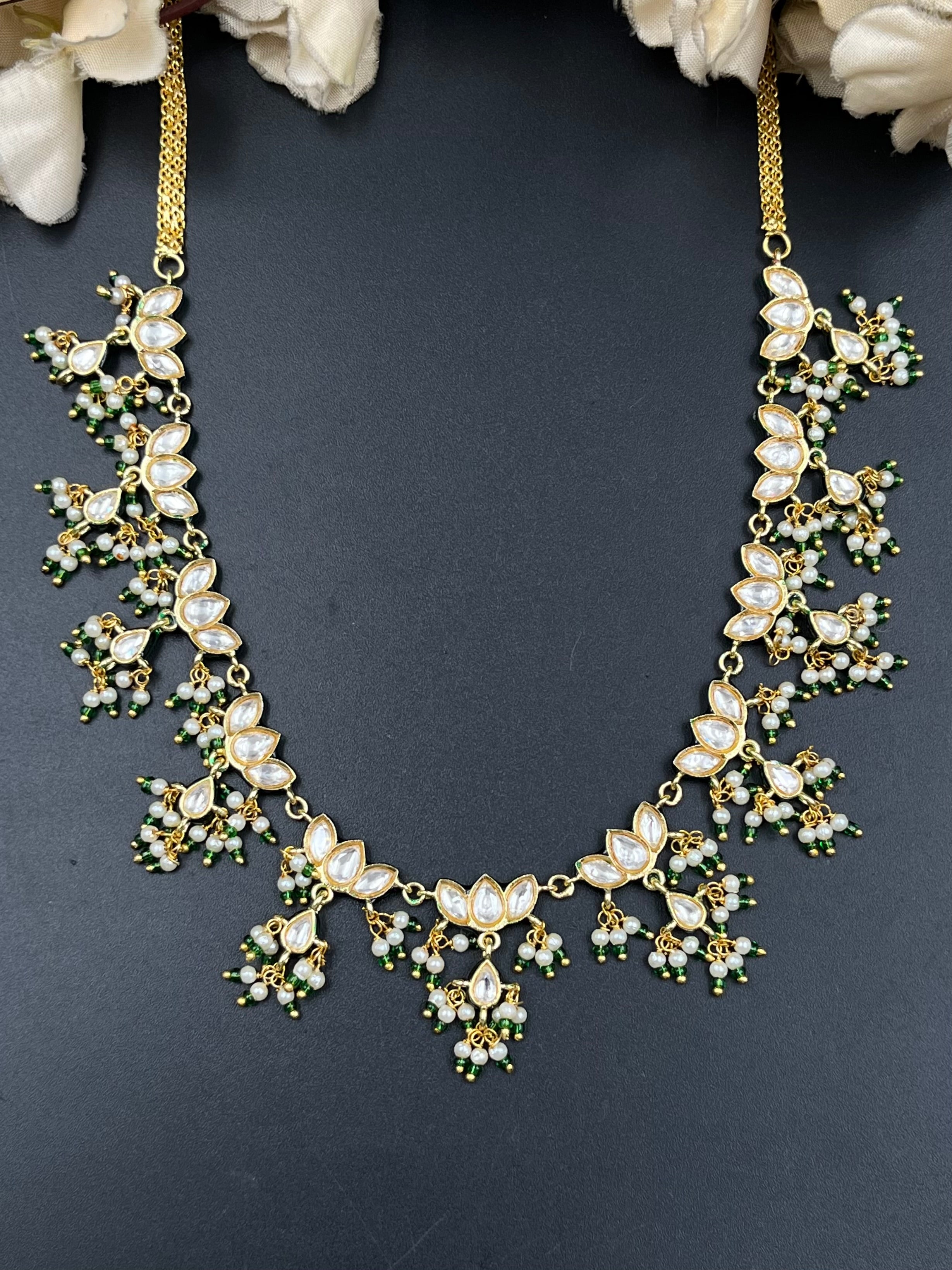 GIYAS NECKLACE