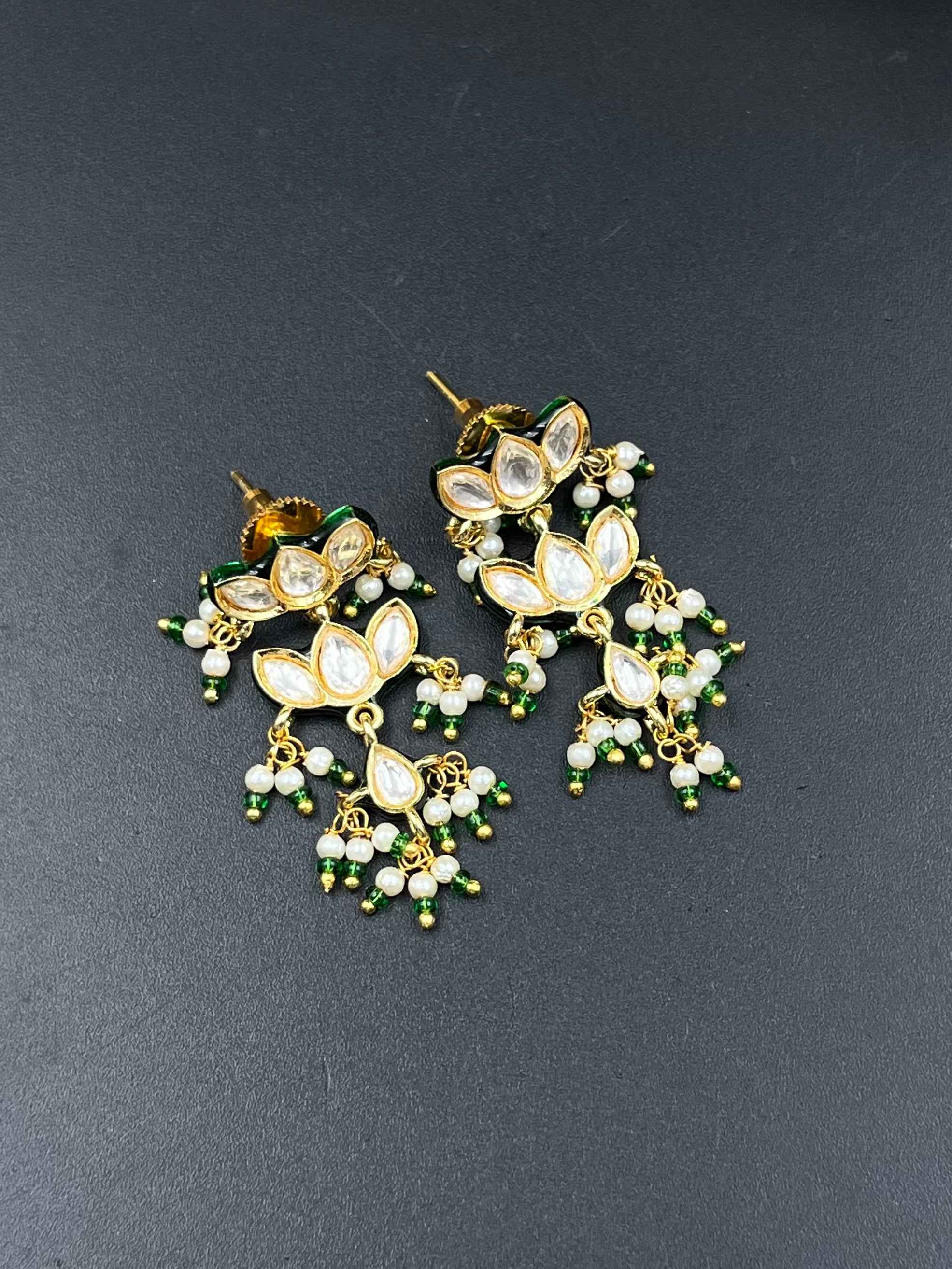 GIYAS NECKLACE