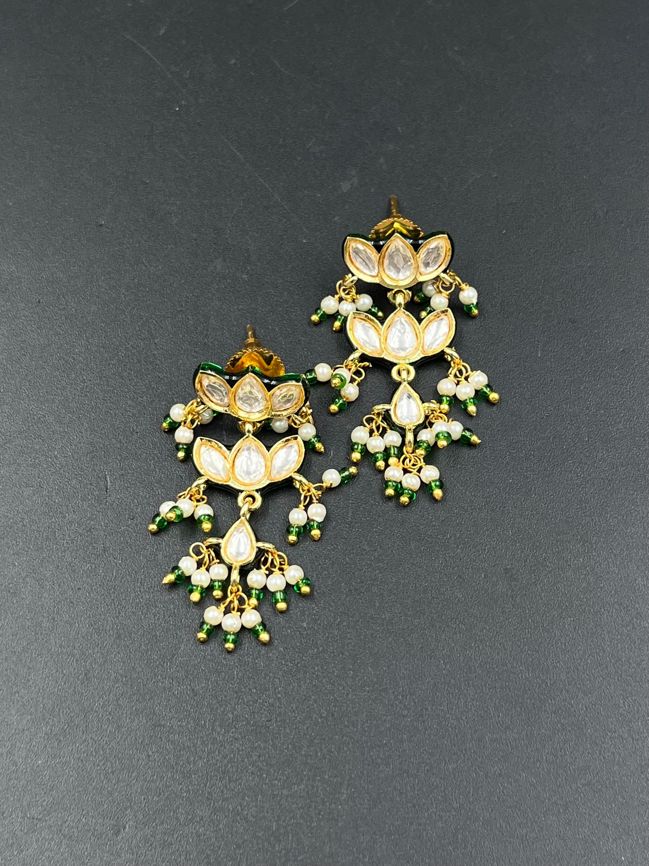GIYAS NECKLACE