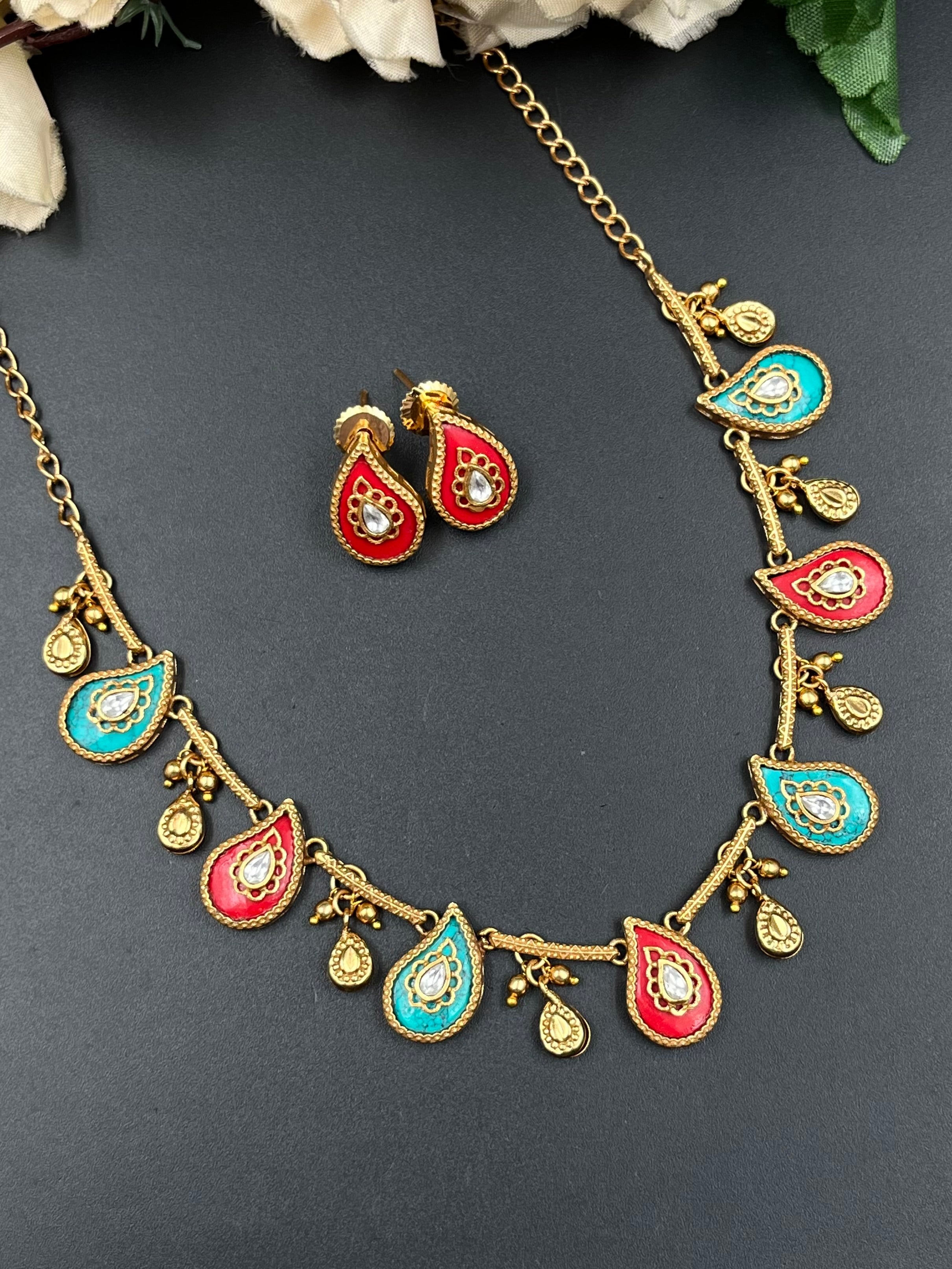 EIYAS NECKLACE