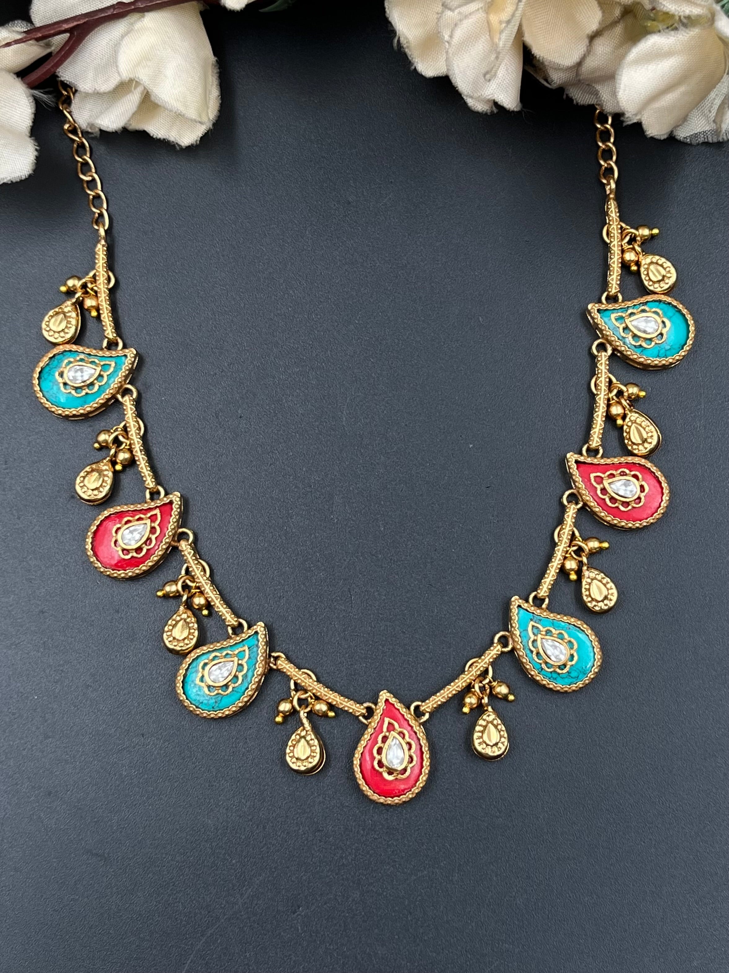 EIYAS NECKLACE