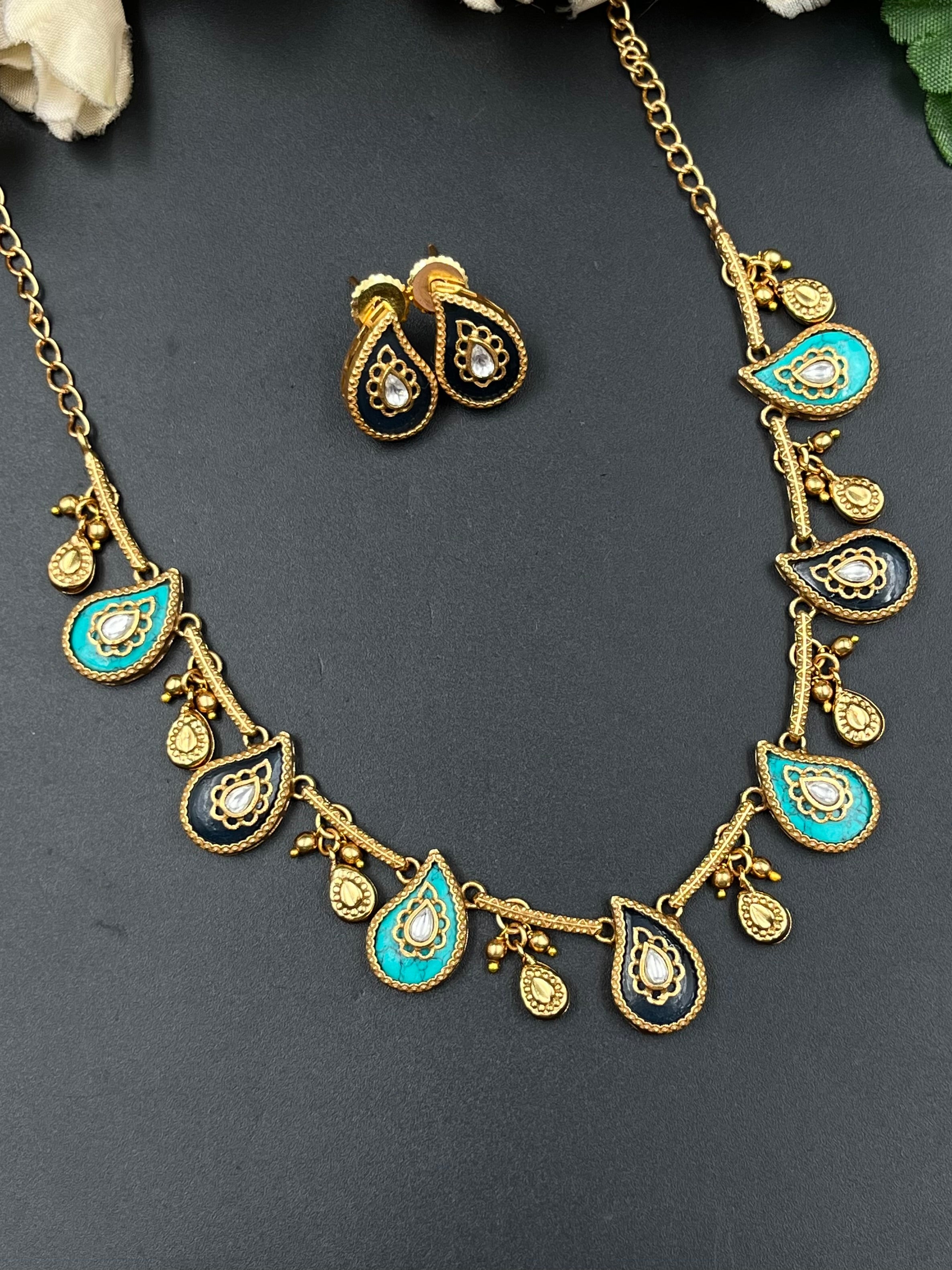 EIYAS NECKLACE