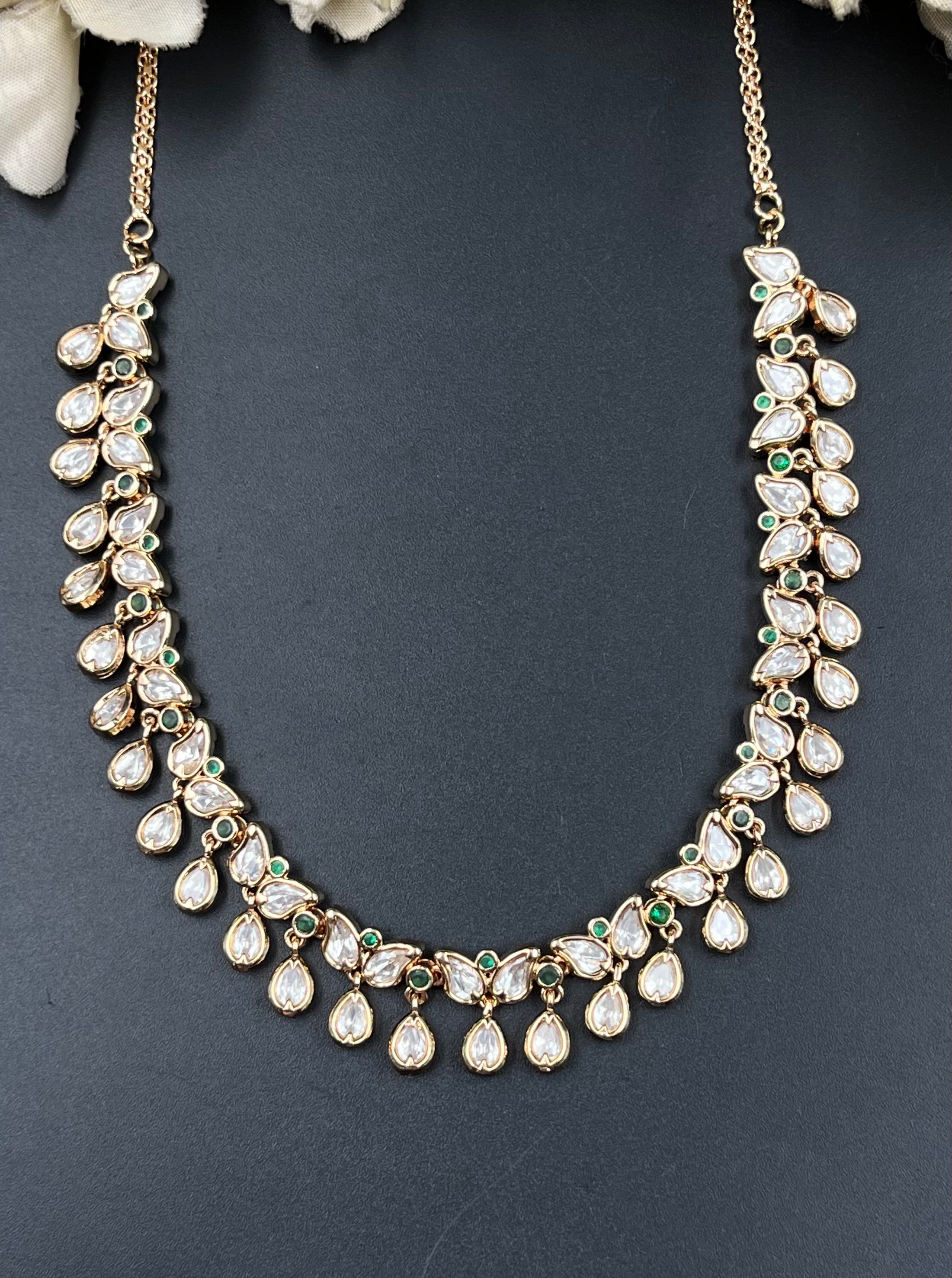 JIYAKS NECKLACE