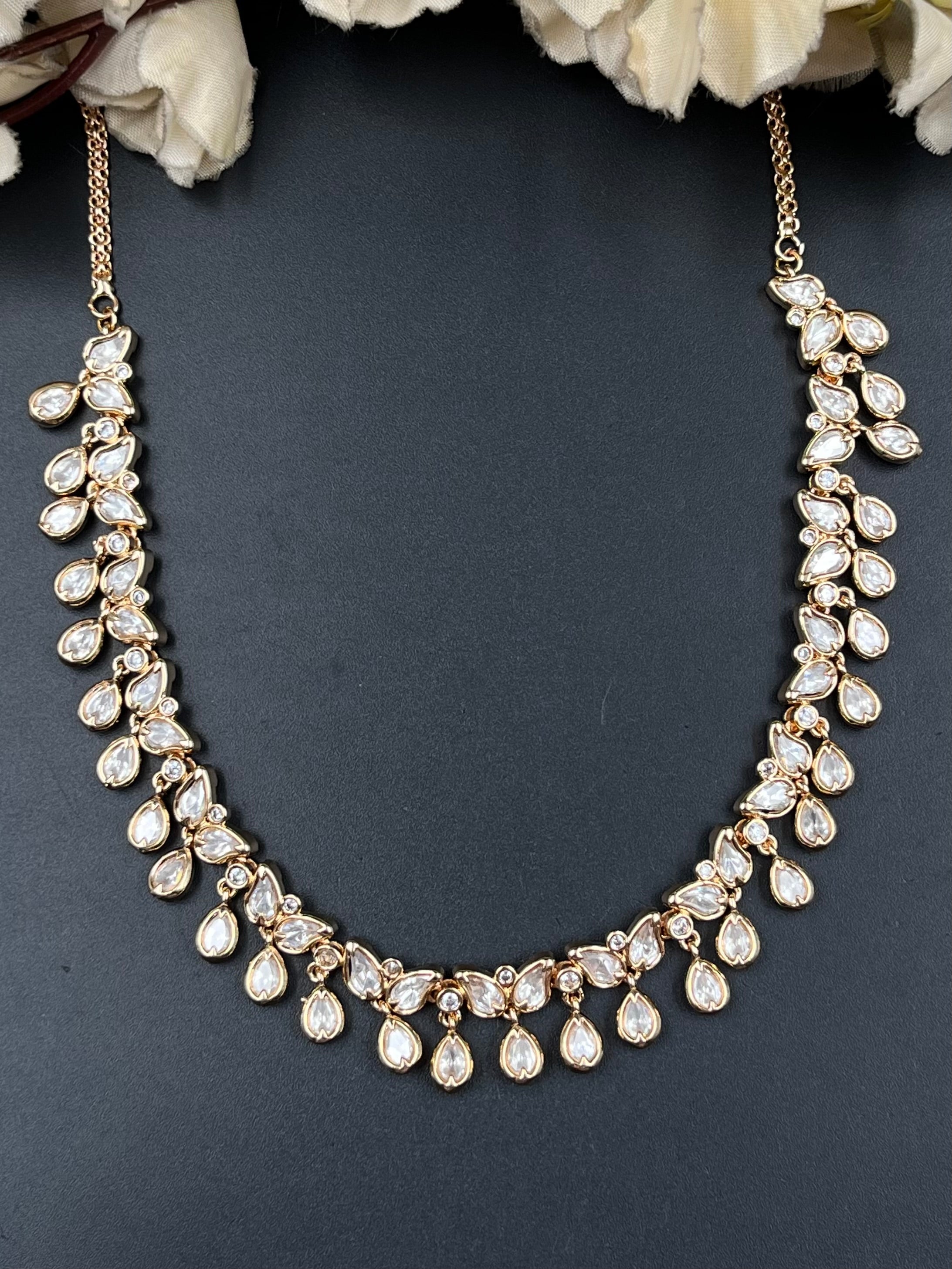 JIYAKS NECKLACE
