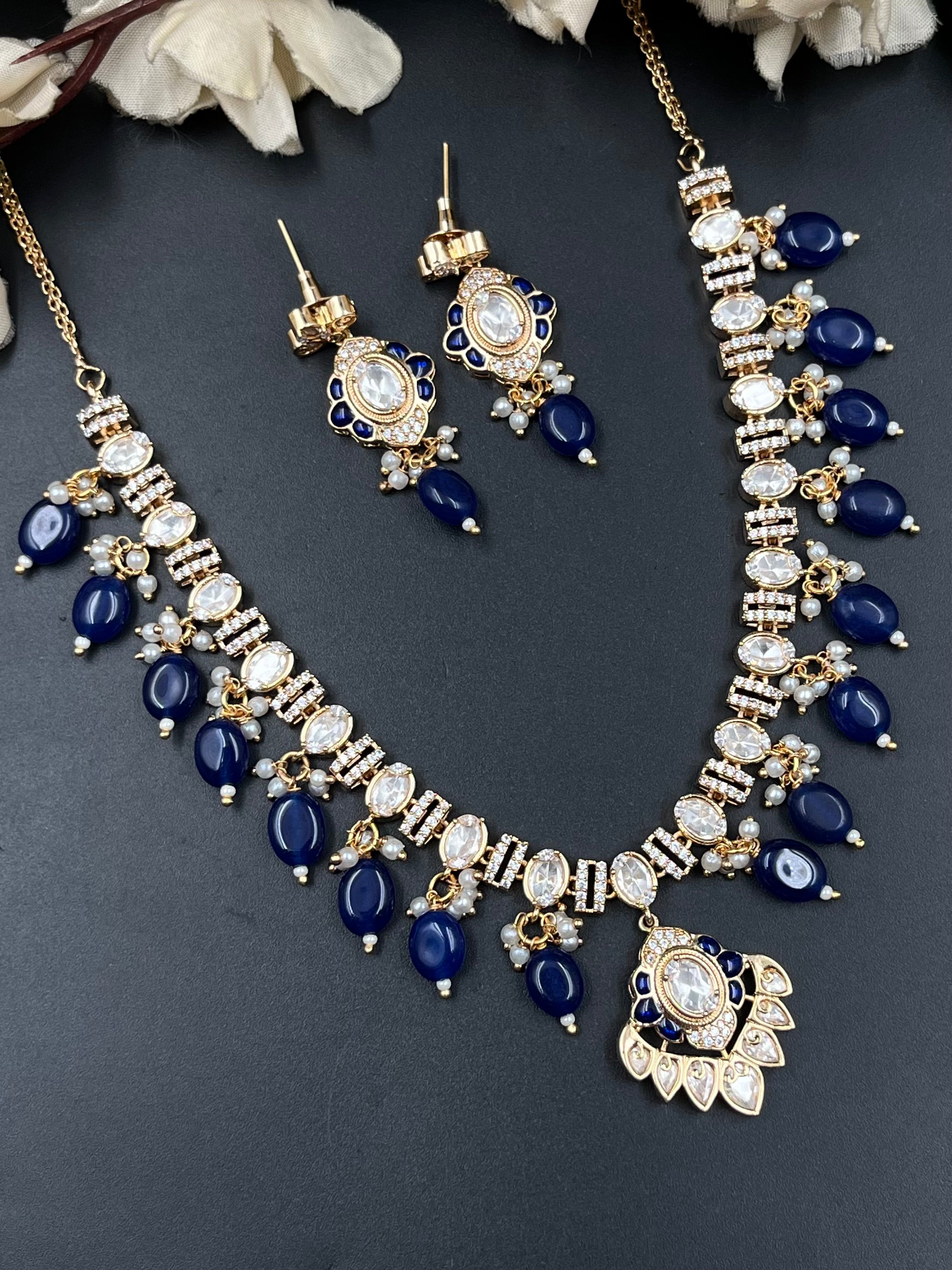 JIYAS NECKLACE