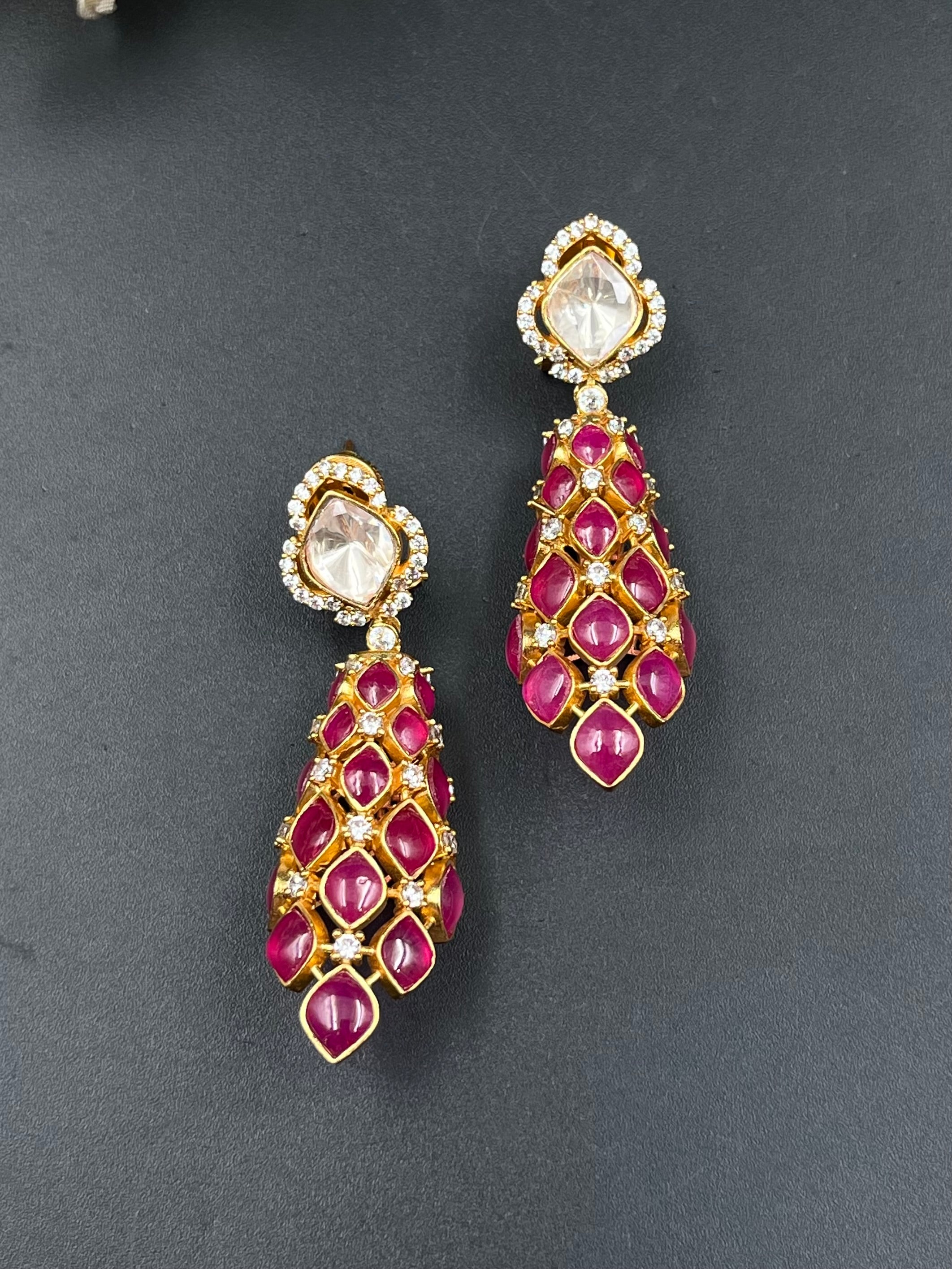JIYAK EARRING