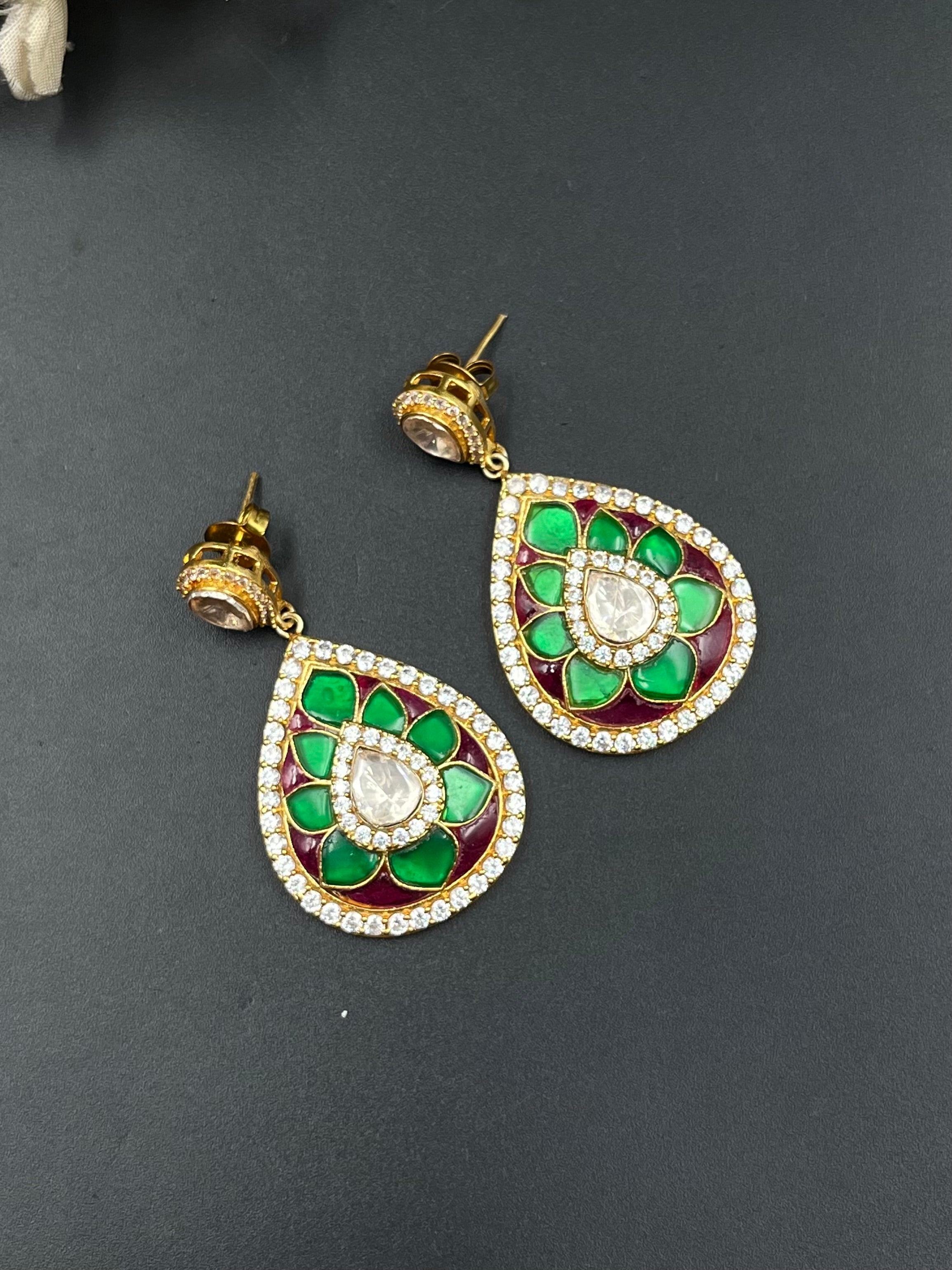 LIYAS EARRING