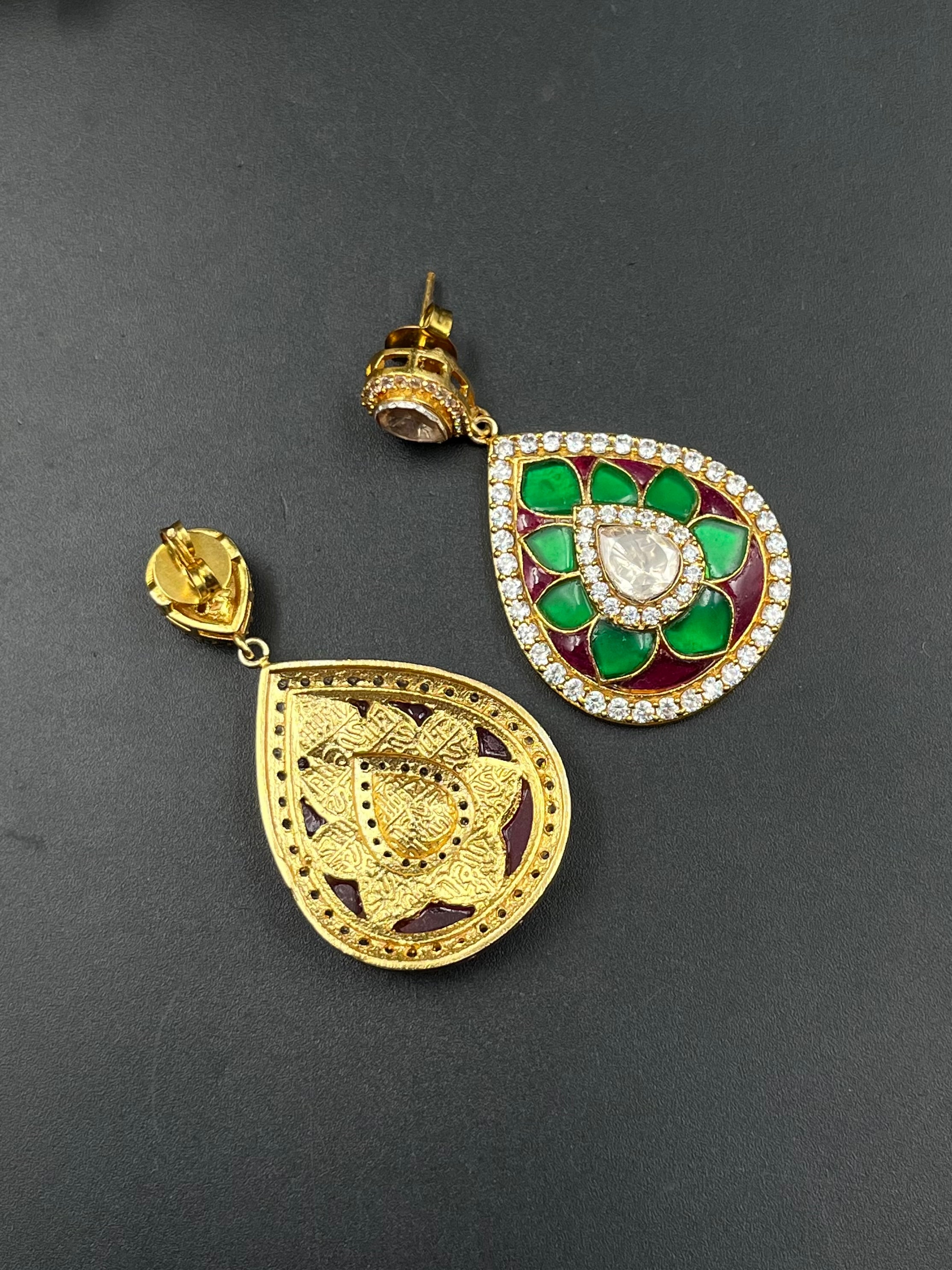 LIYAS EARRING