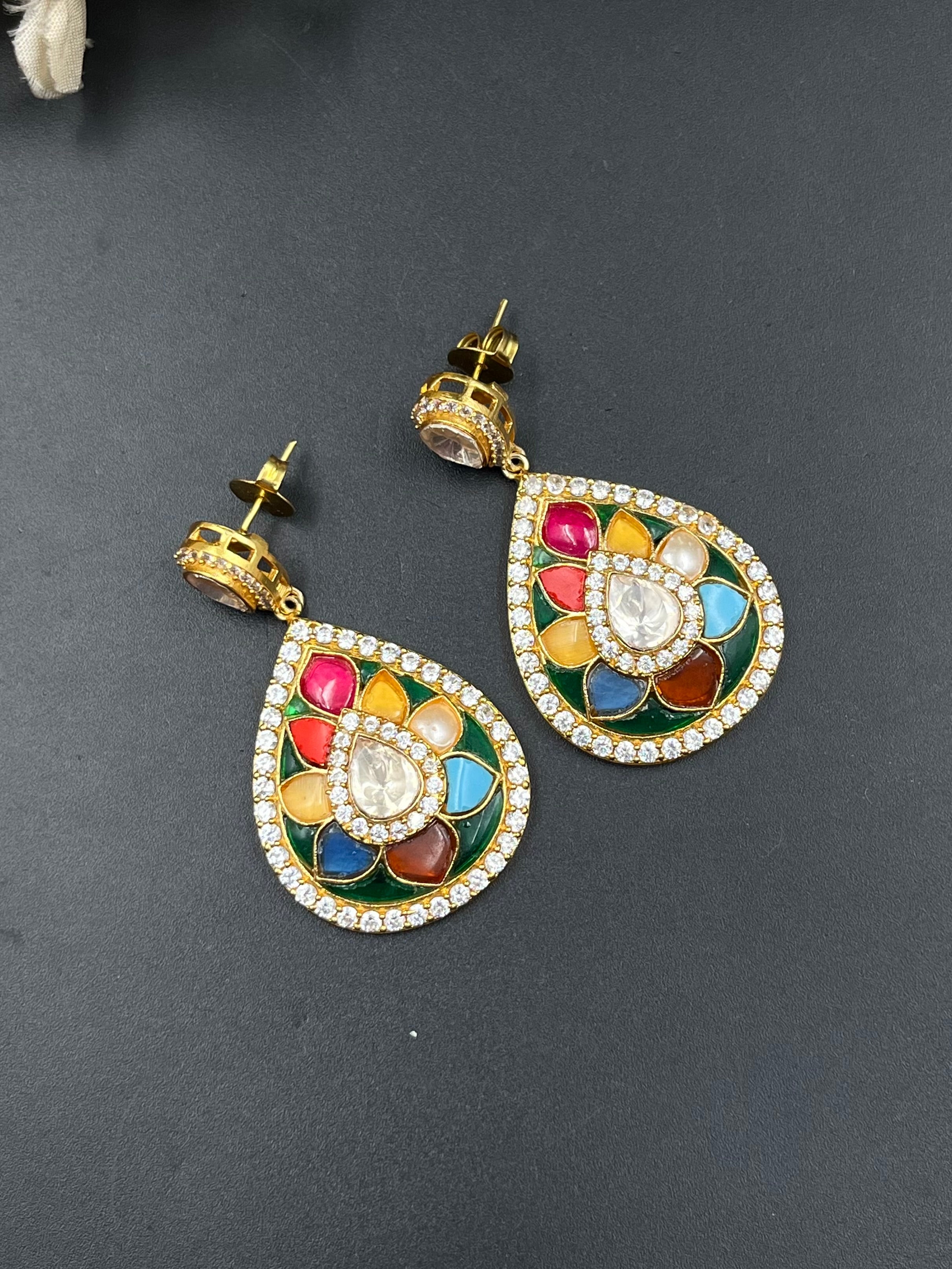 LIYAS EARRING