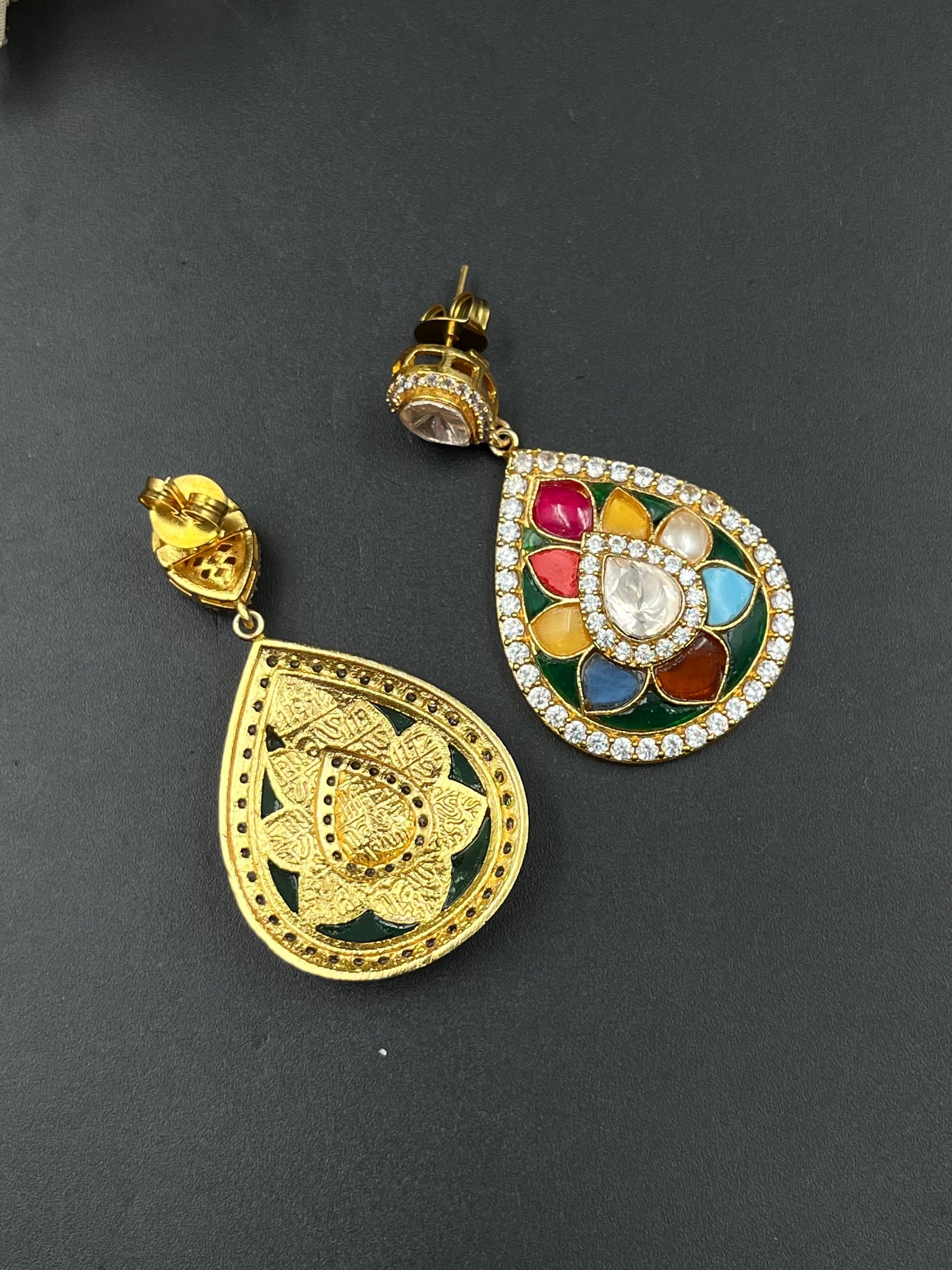 LIYAS EARRING