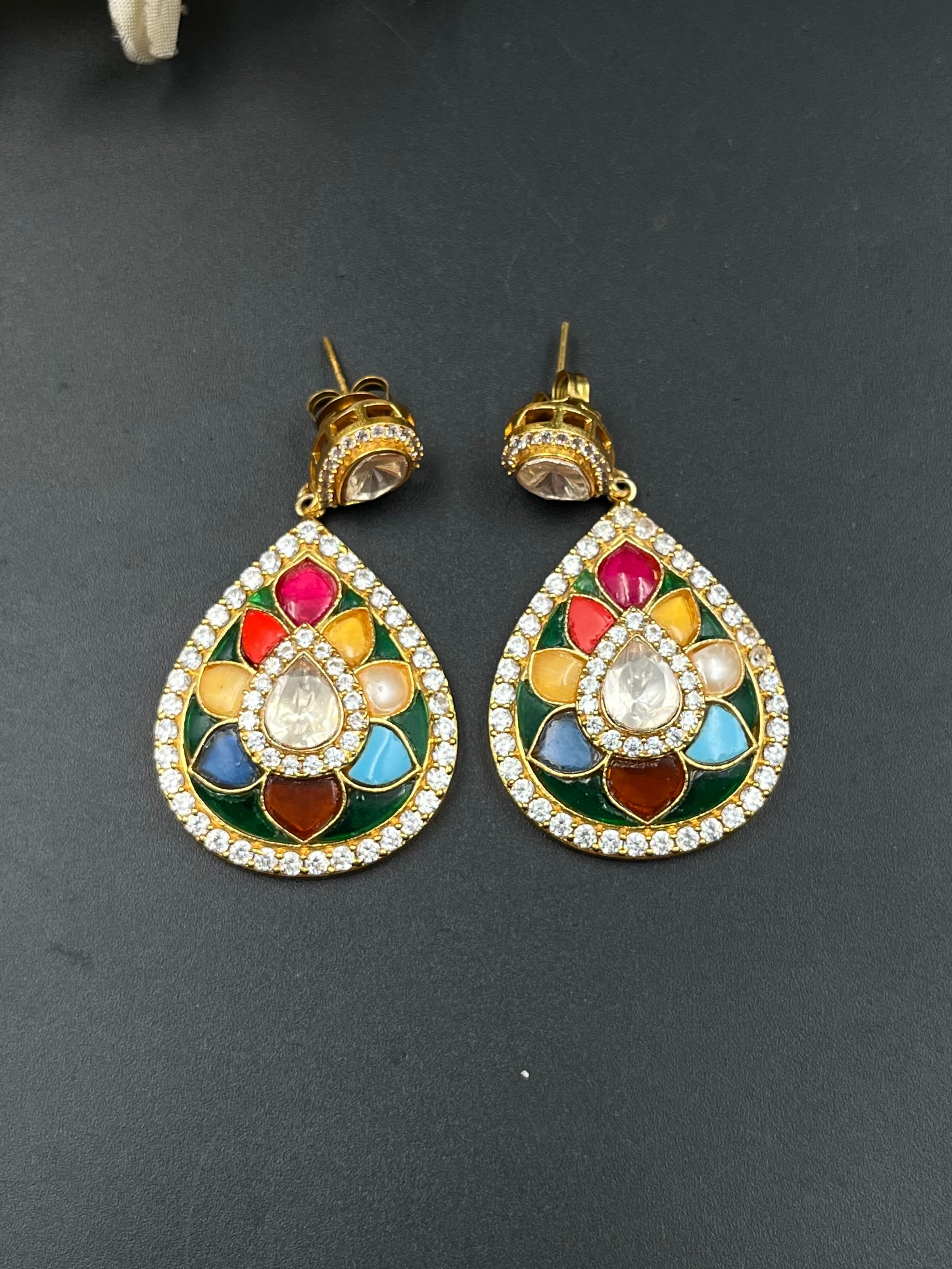 LIYAS EARRING