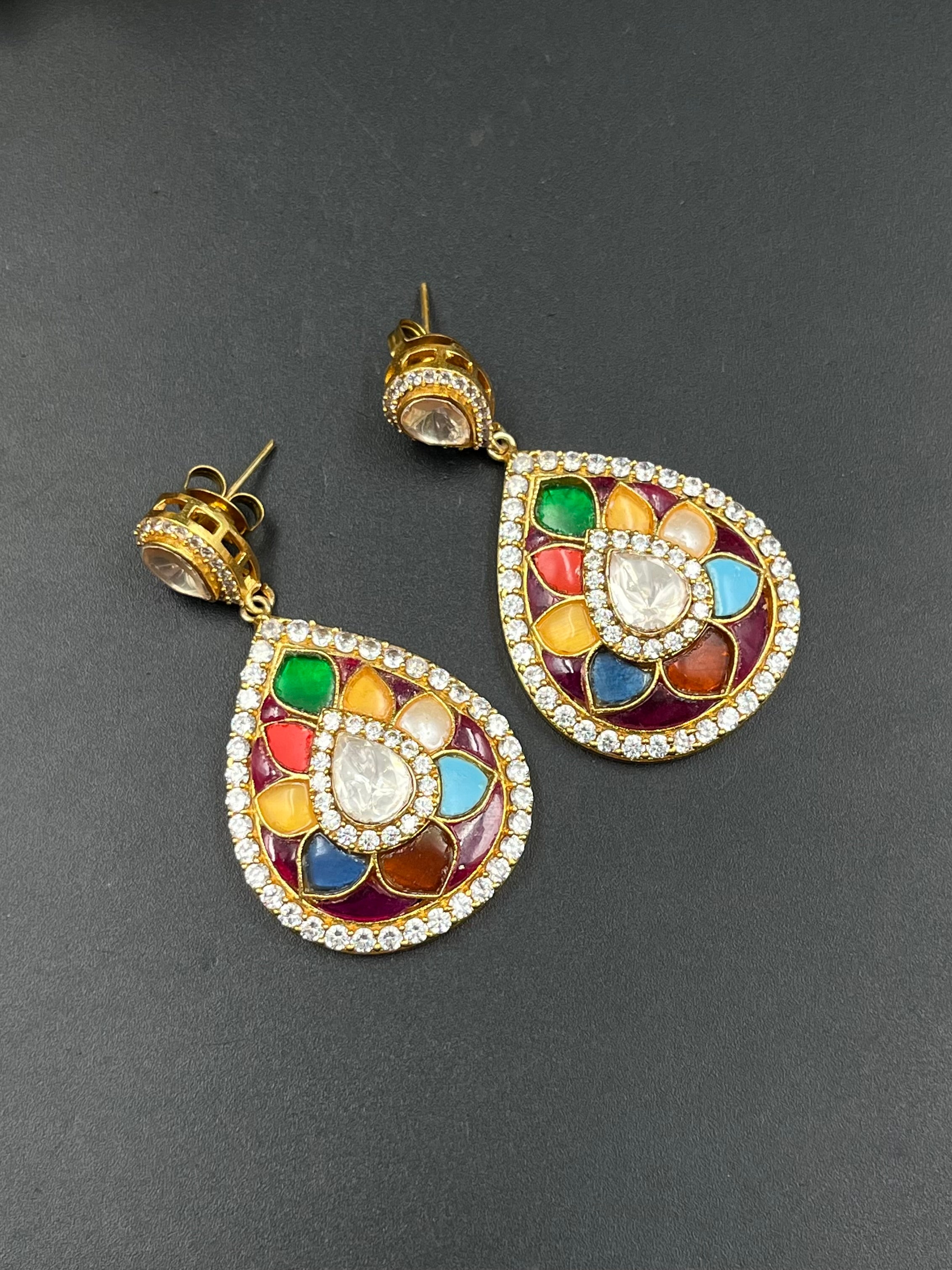 LIYAS EARRING