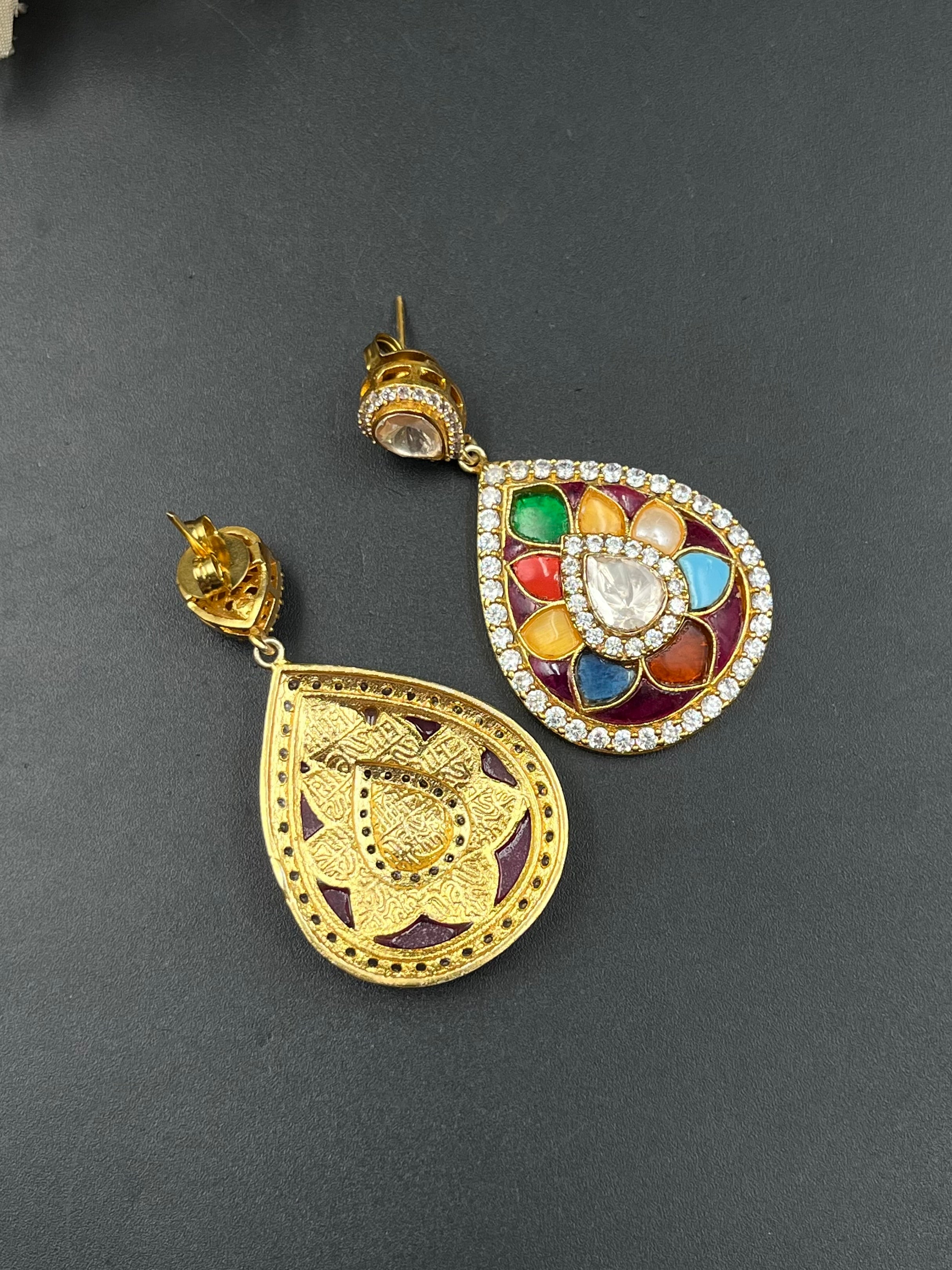 LIYAS EARRING