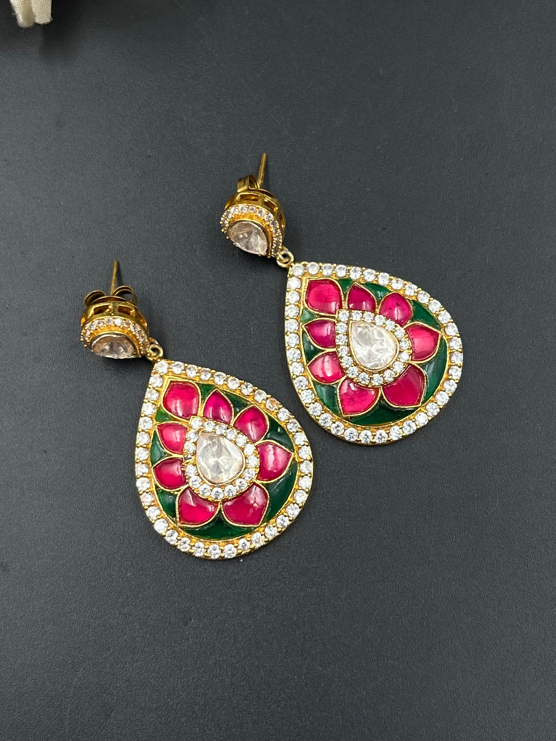 LIYAS EARRING