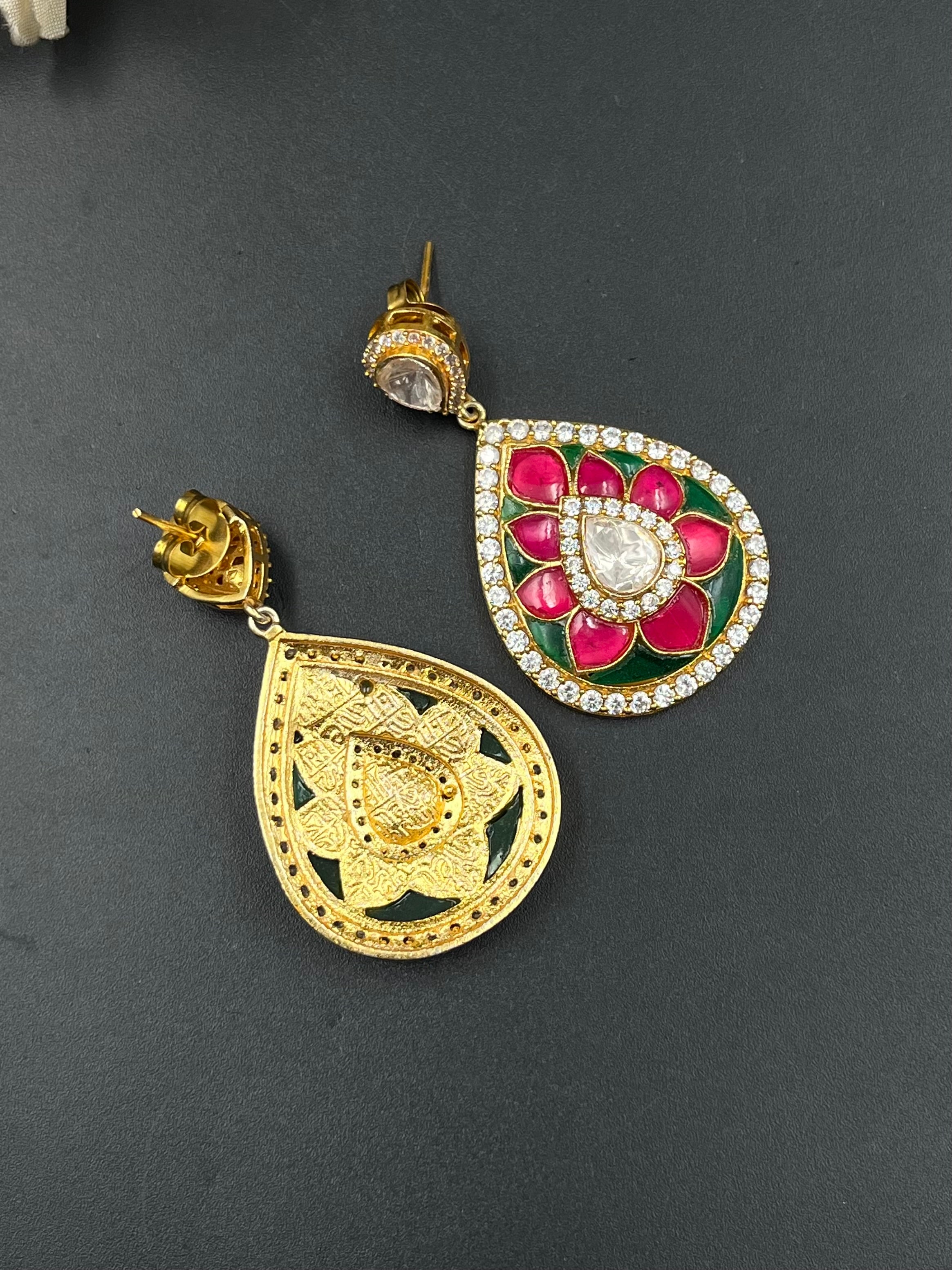 LIYAS EARRING