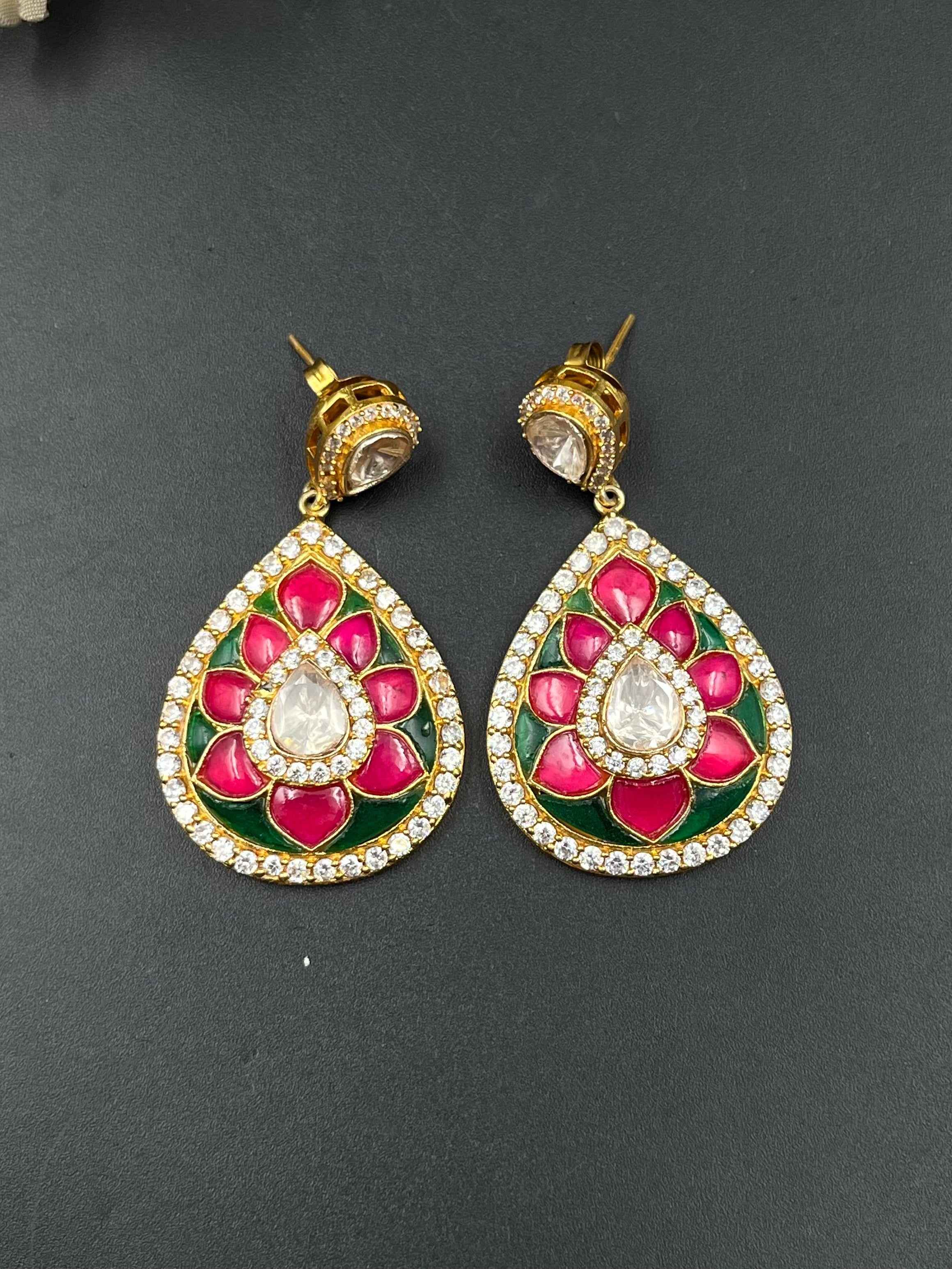 LIYAS EARRING