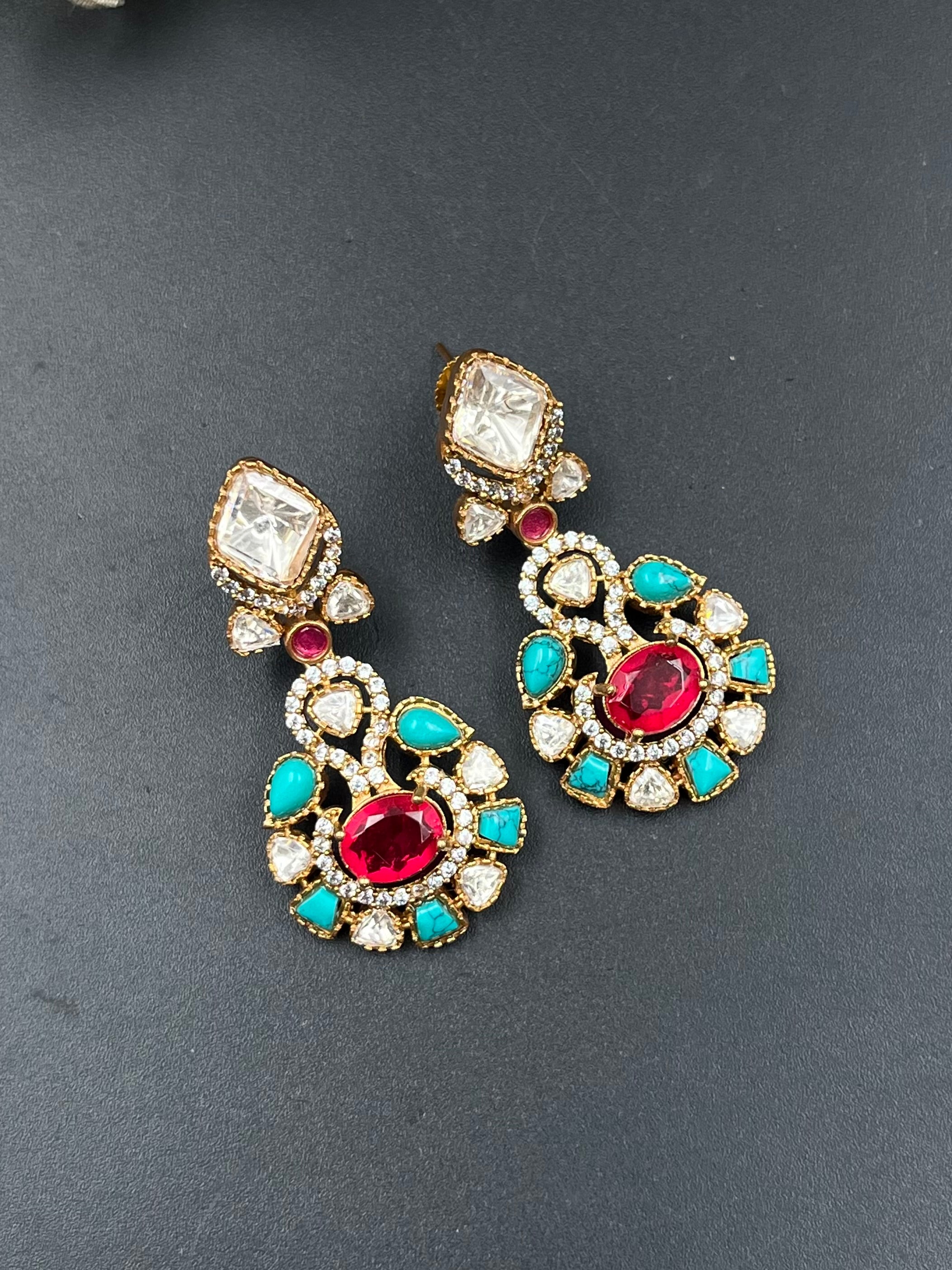 ANYA EARRING