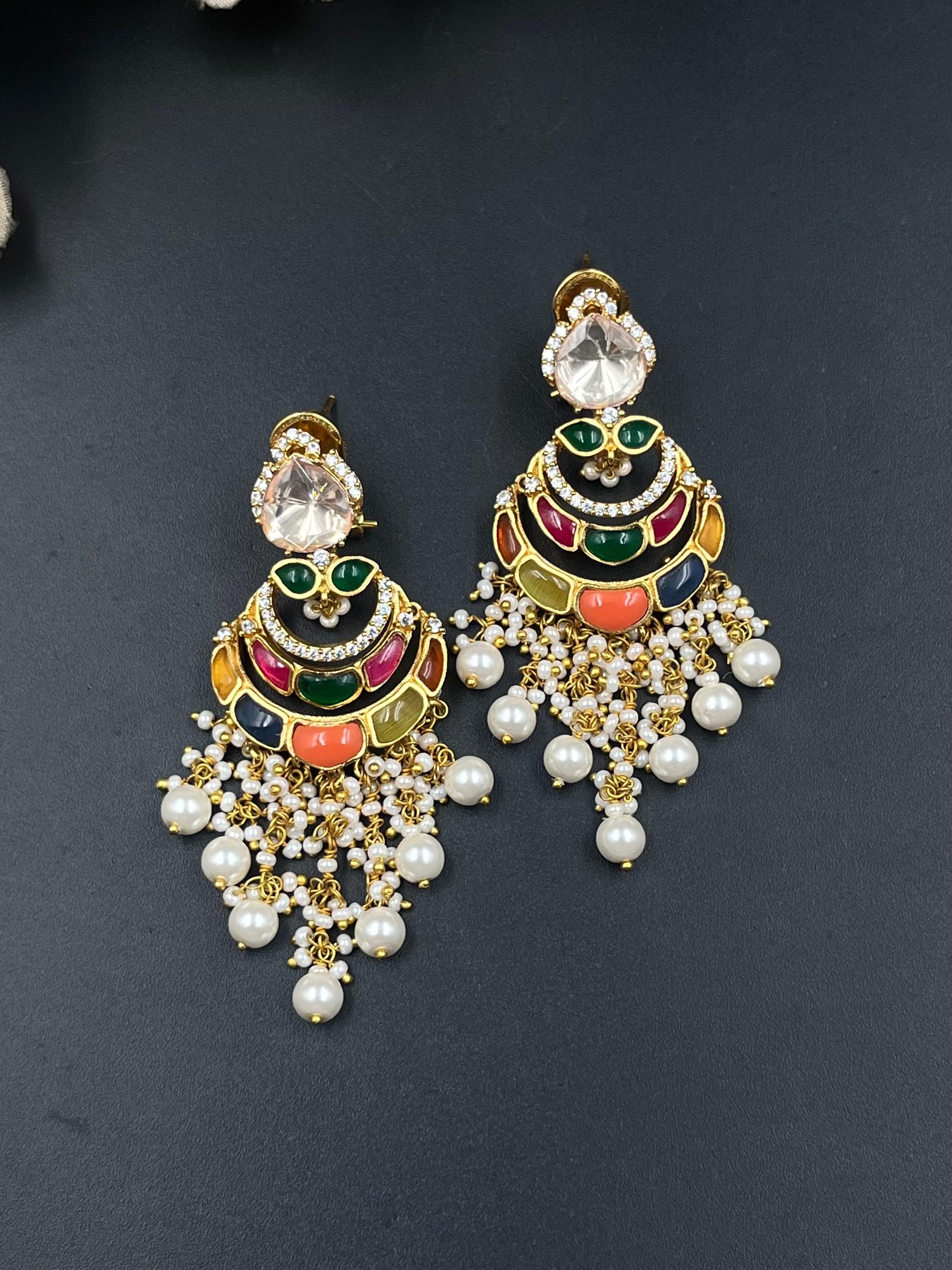 RIYA EARRING