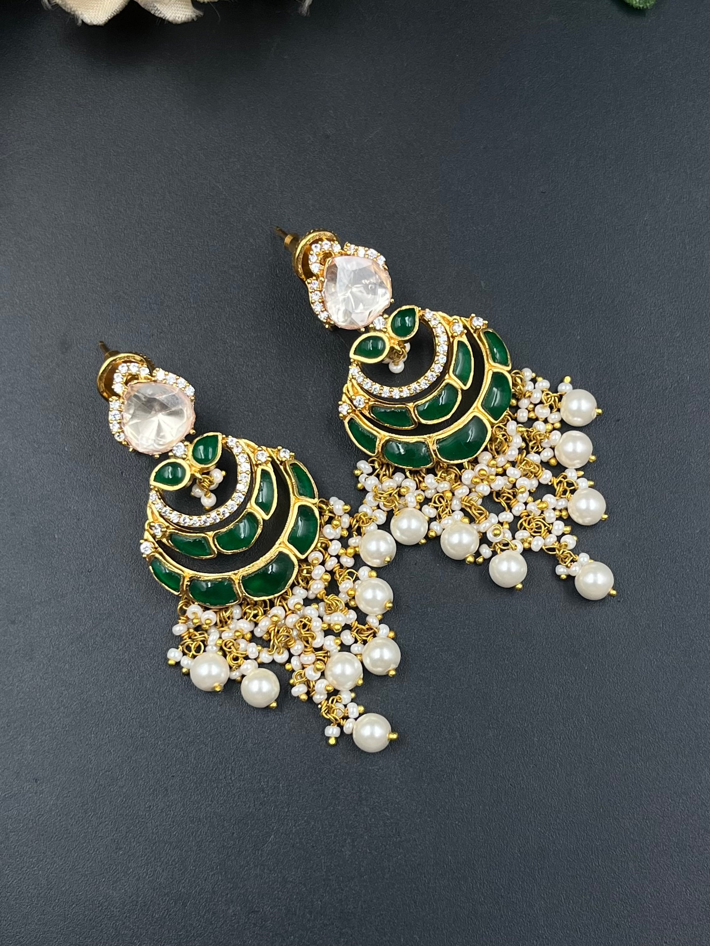 RIYA EARRING