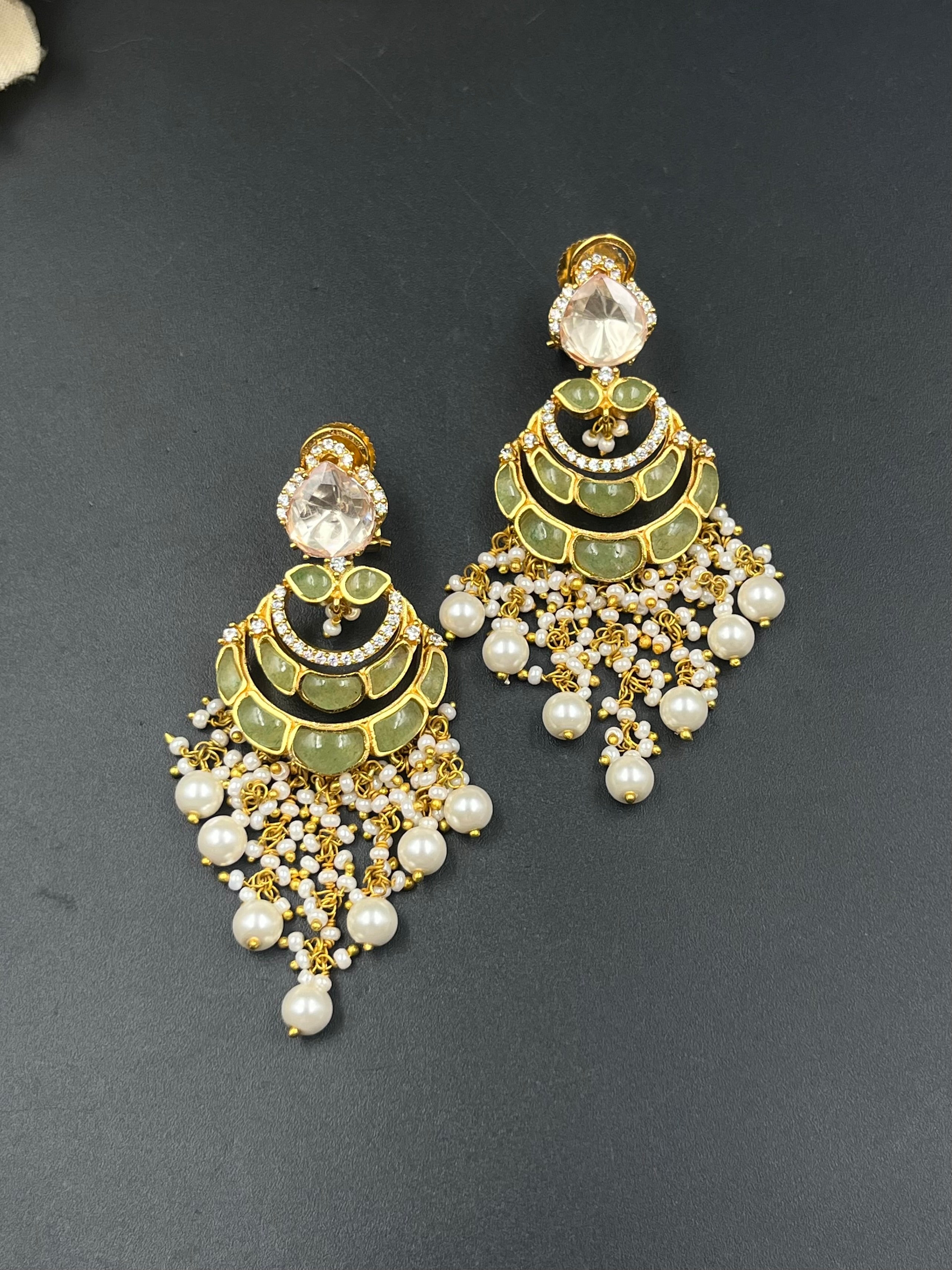 RIYA EARRING