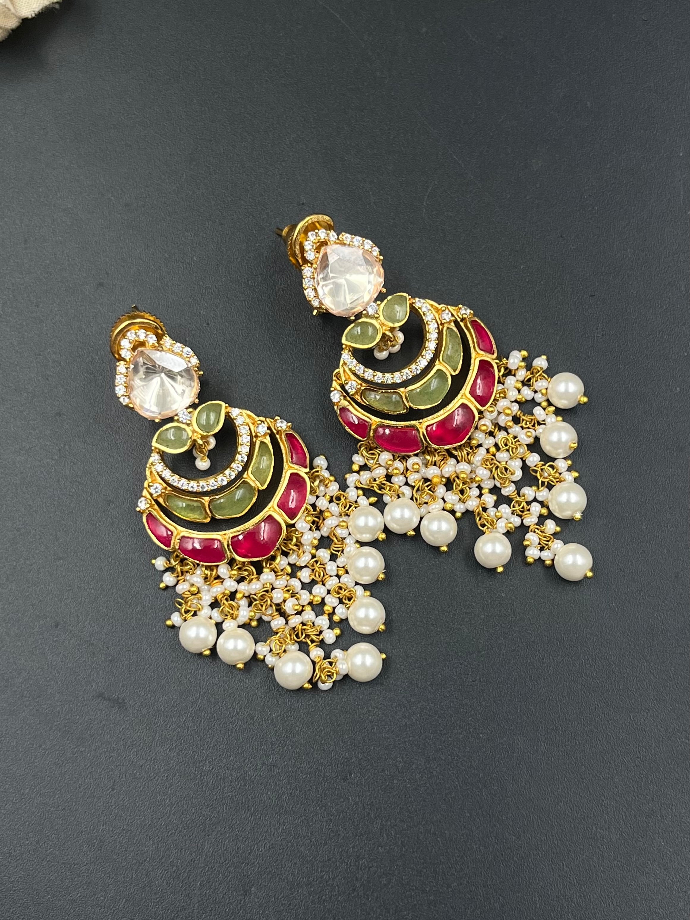 RIYA EARRING