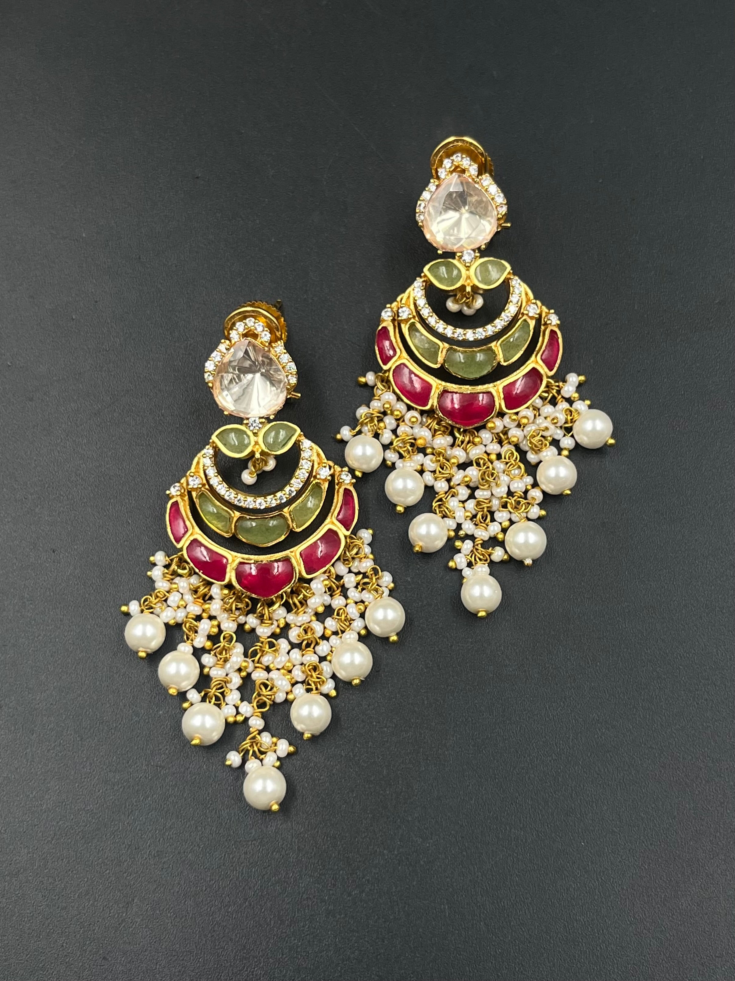 RIYA EARRING