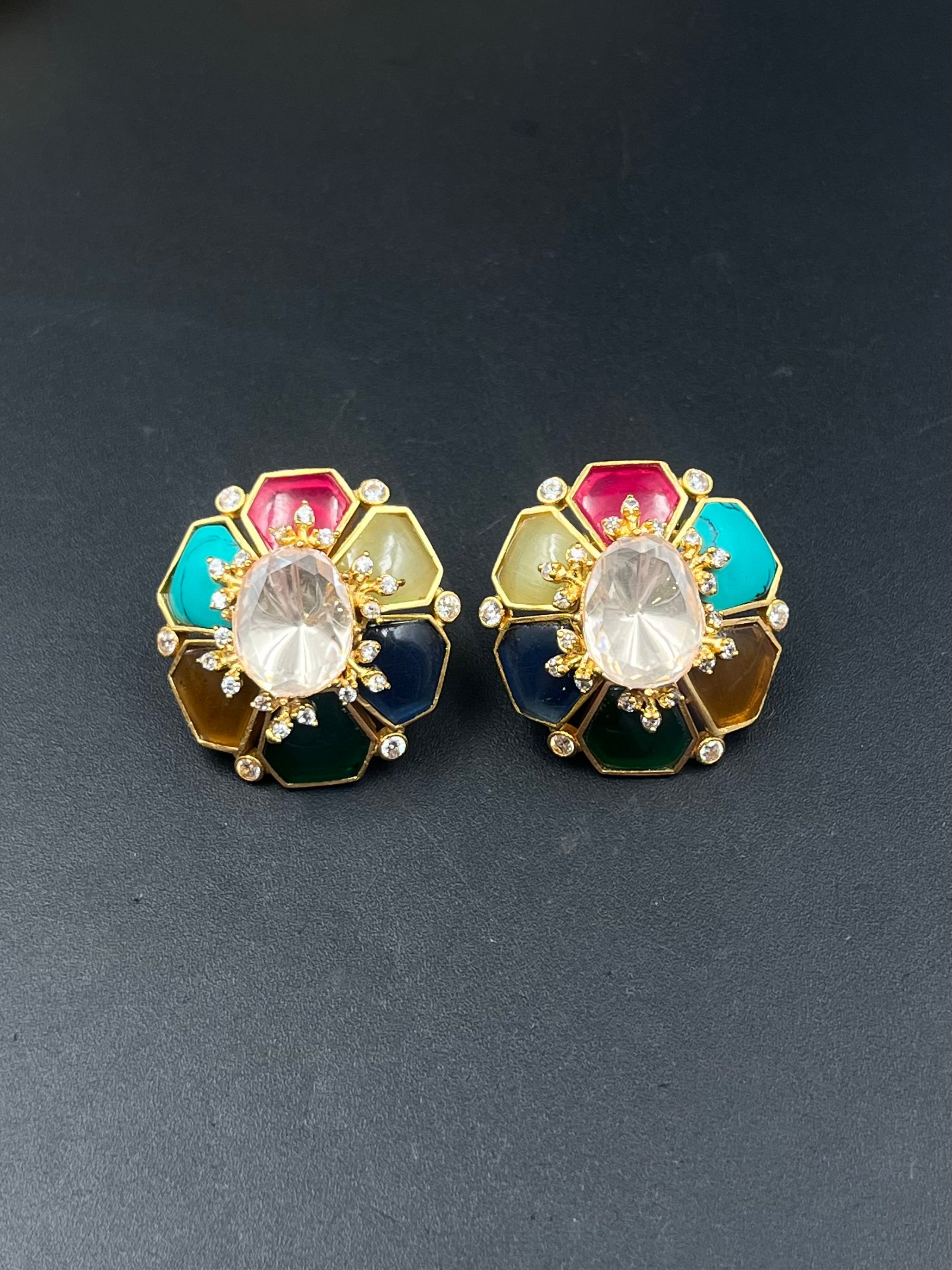 JIHAN EARRING