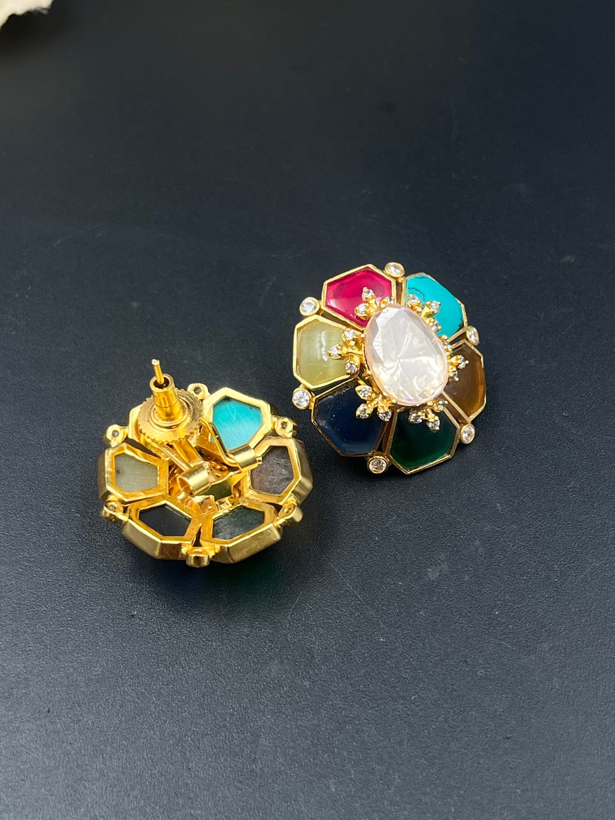 JIHAN EARRING
