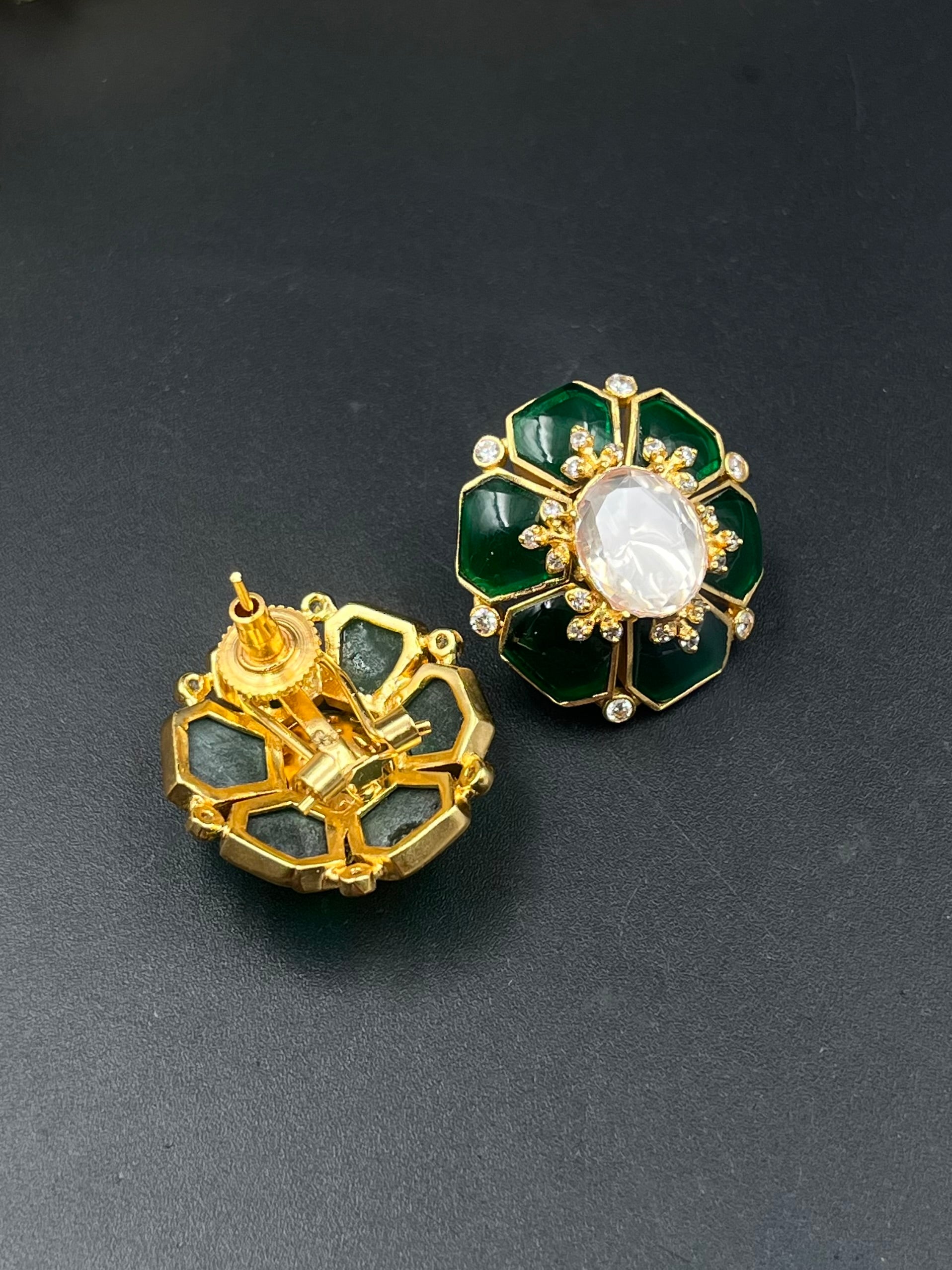 JIHAN EARRING