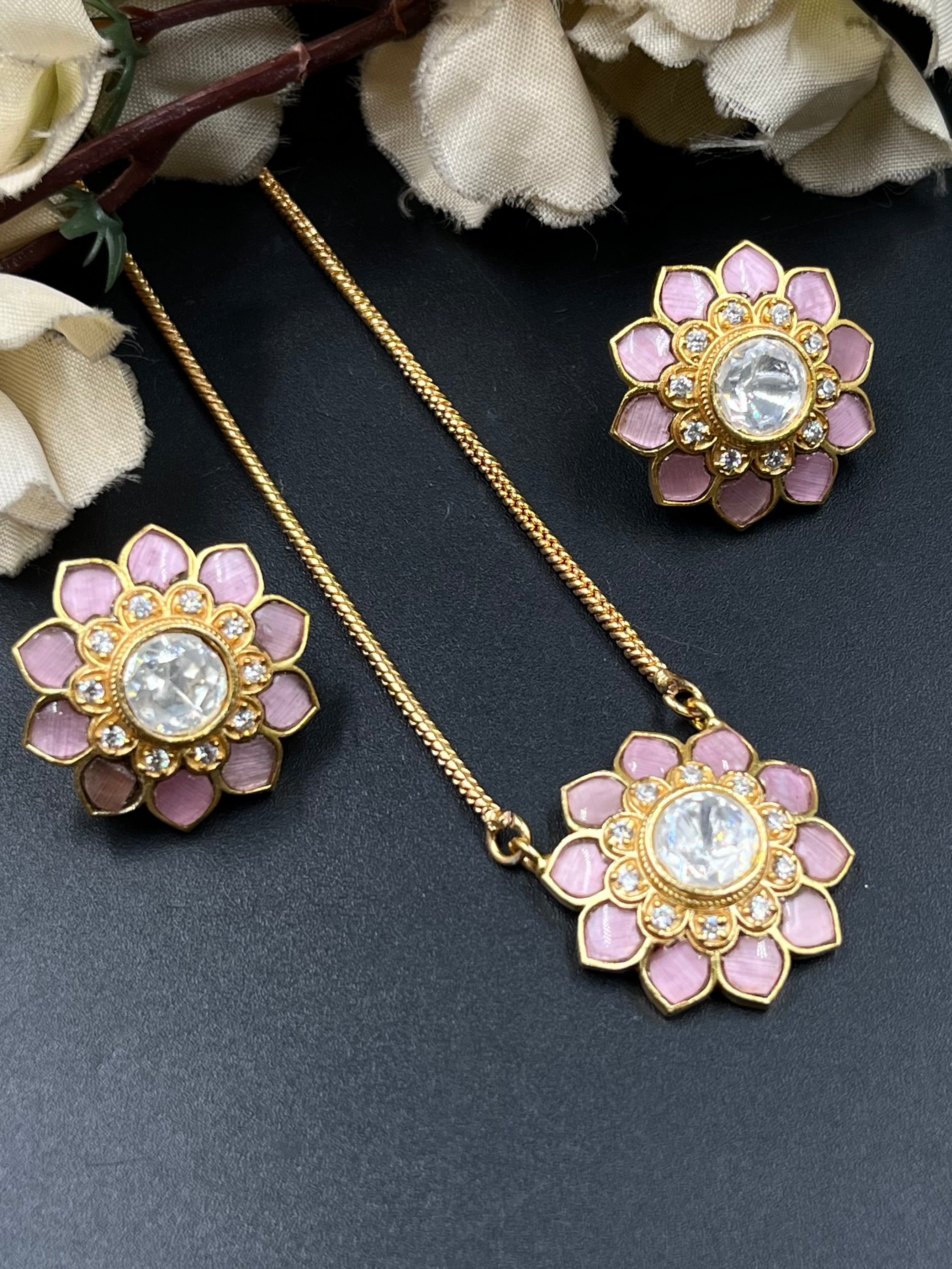 LAILA PENDANT