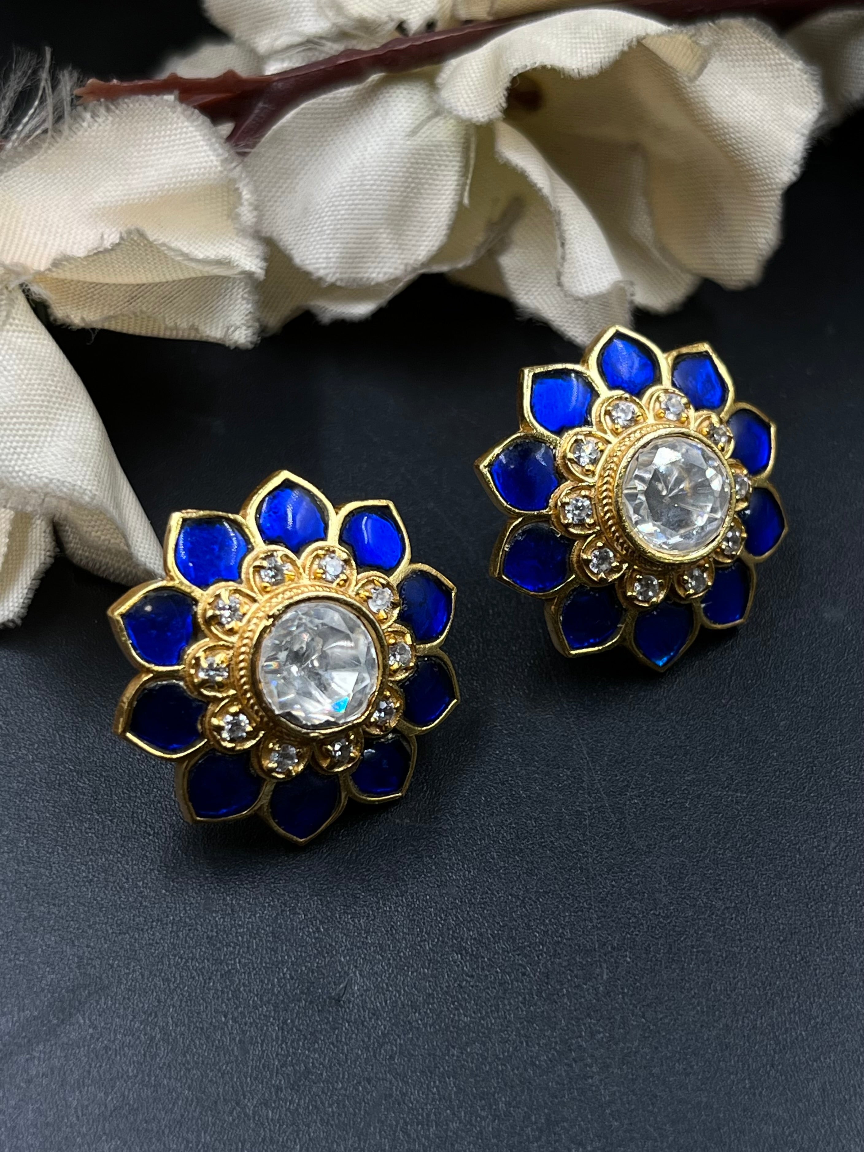LAILA PENDANT