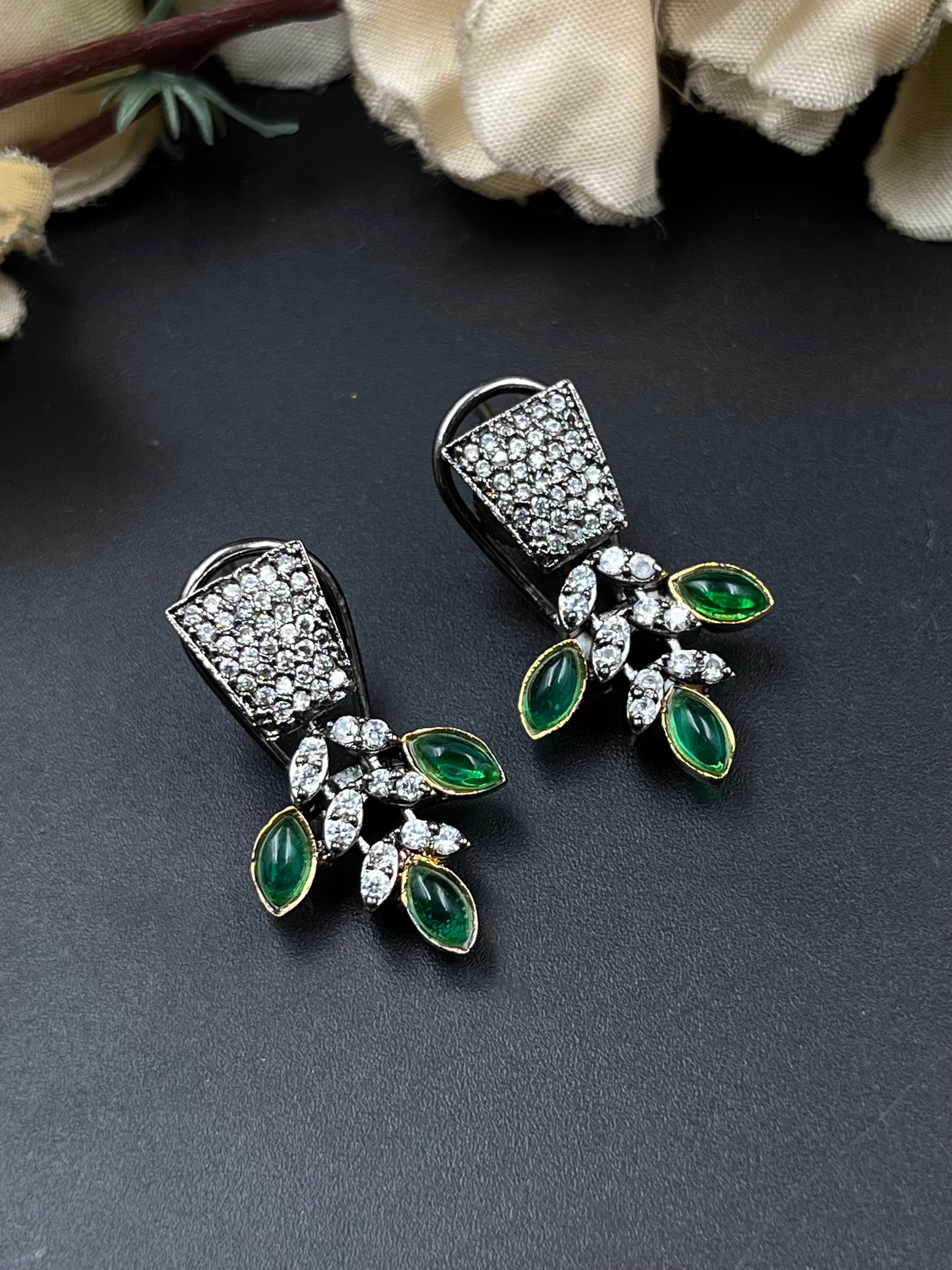 JIHAN PENDANT