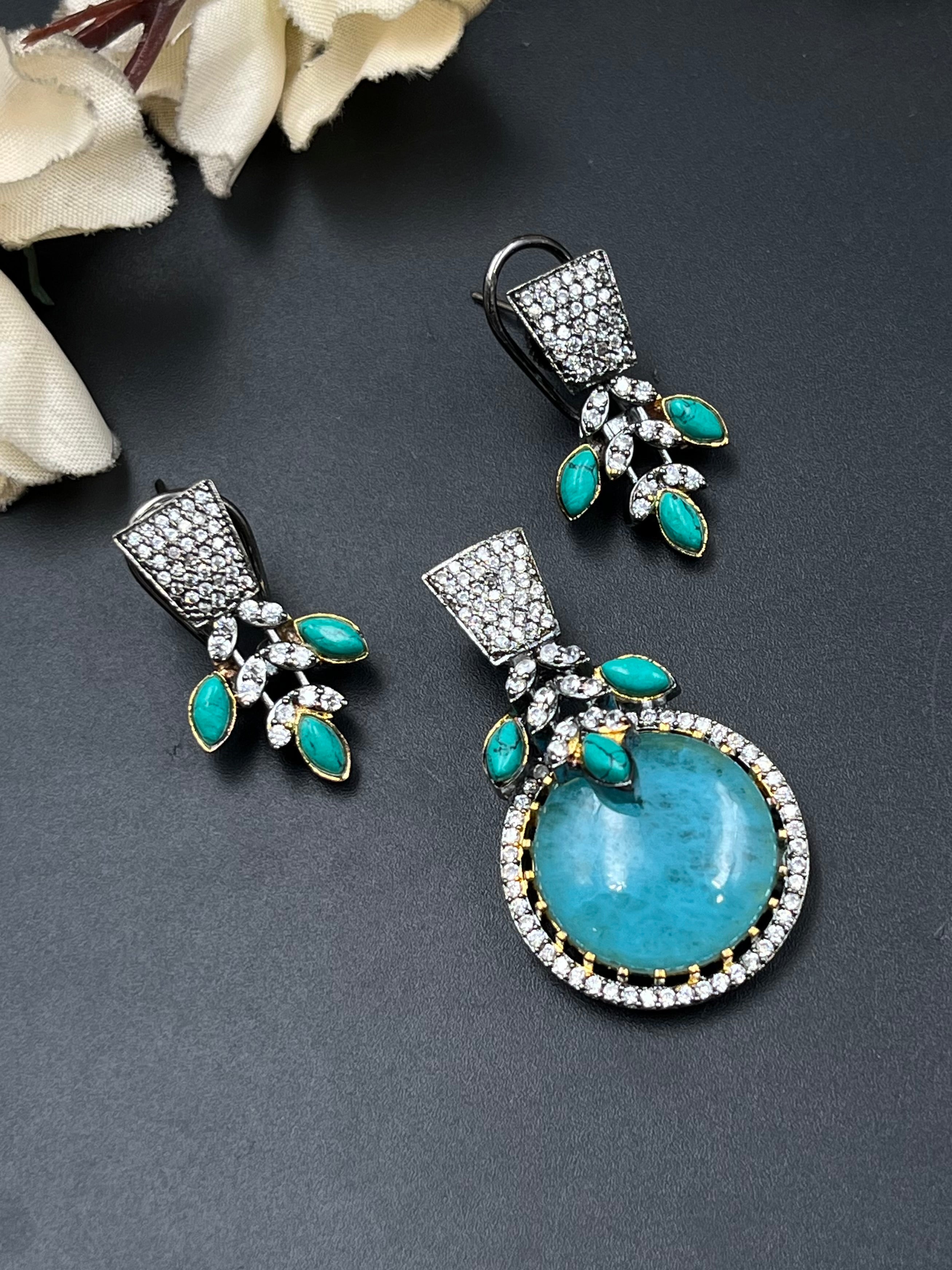 JIHAN PENDANT