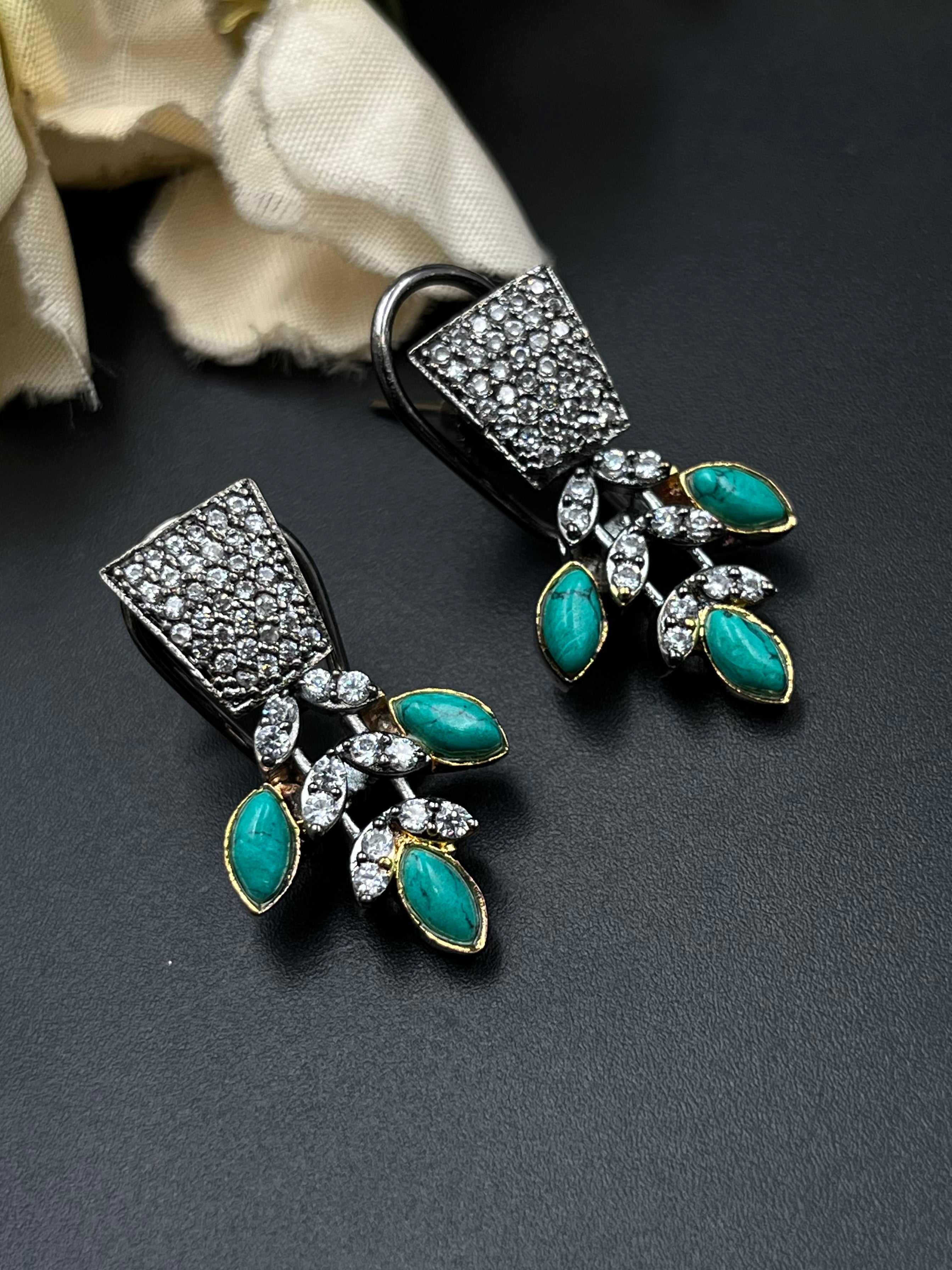 JIHAN PENDANT