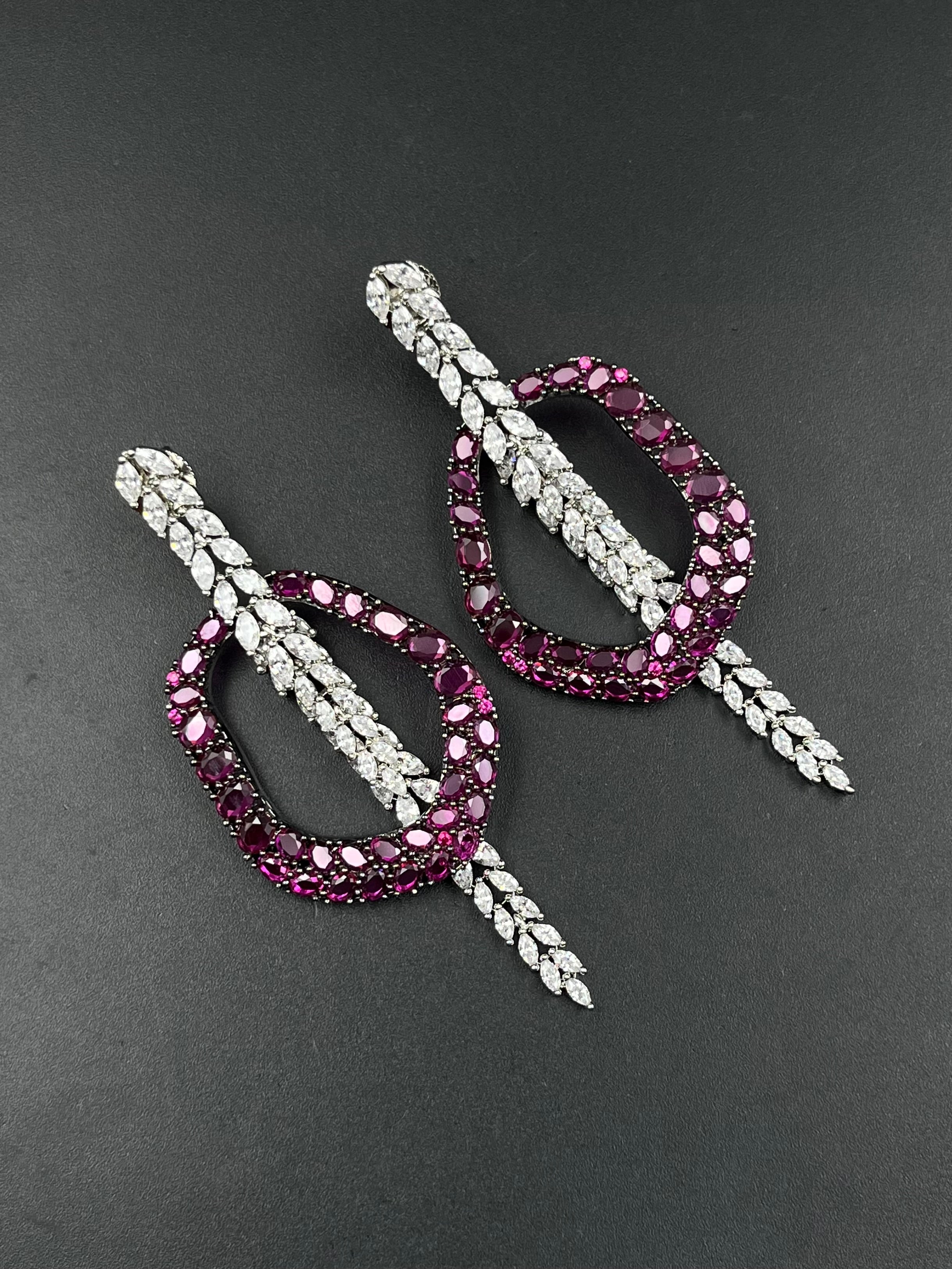 JANA EARRING