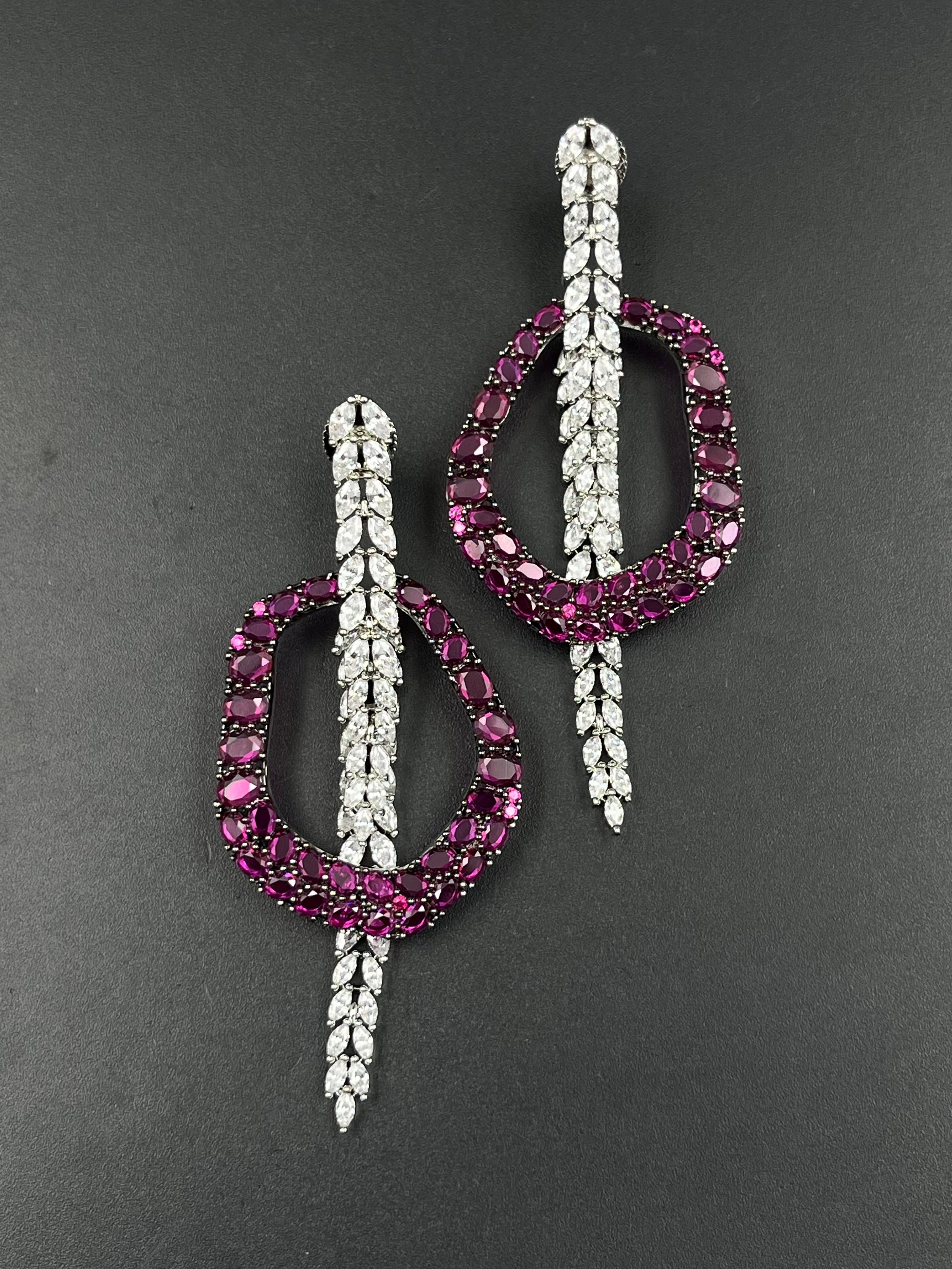 JANA EARRING
