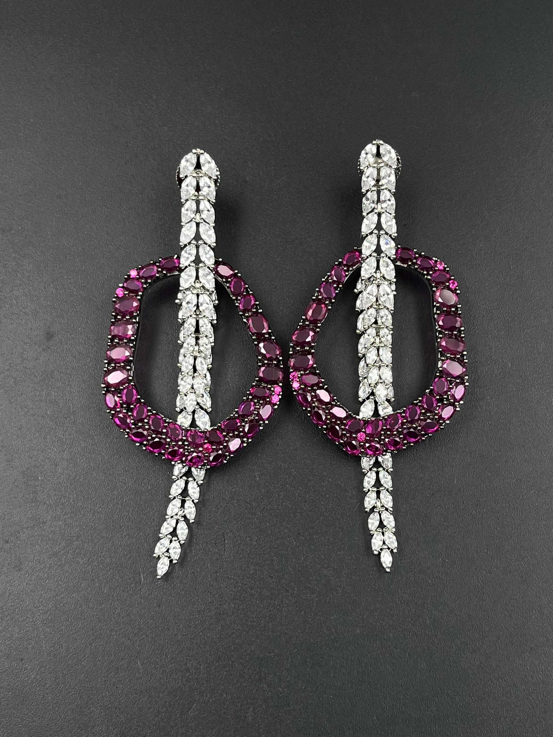 JANA EARRING