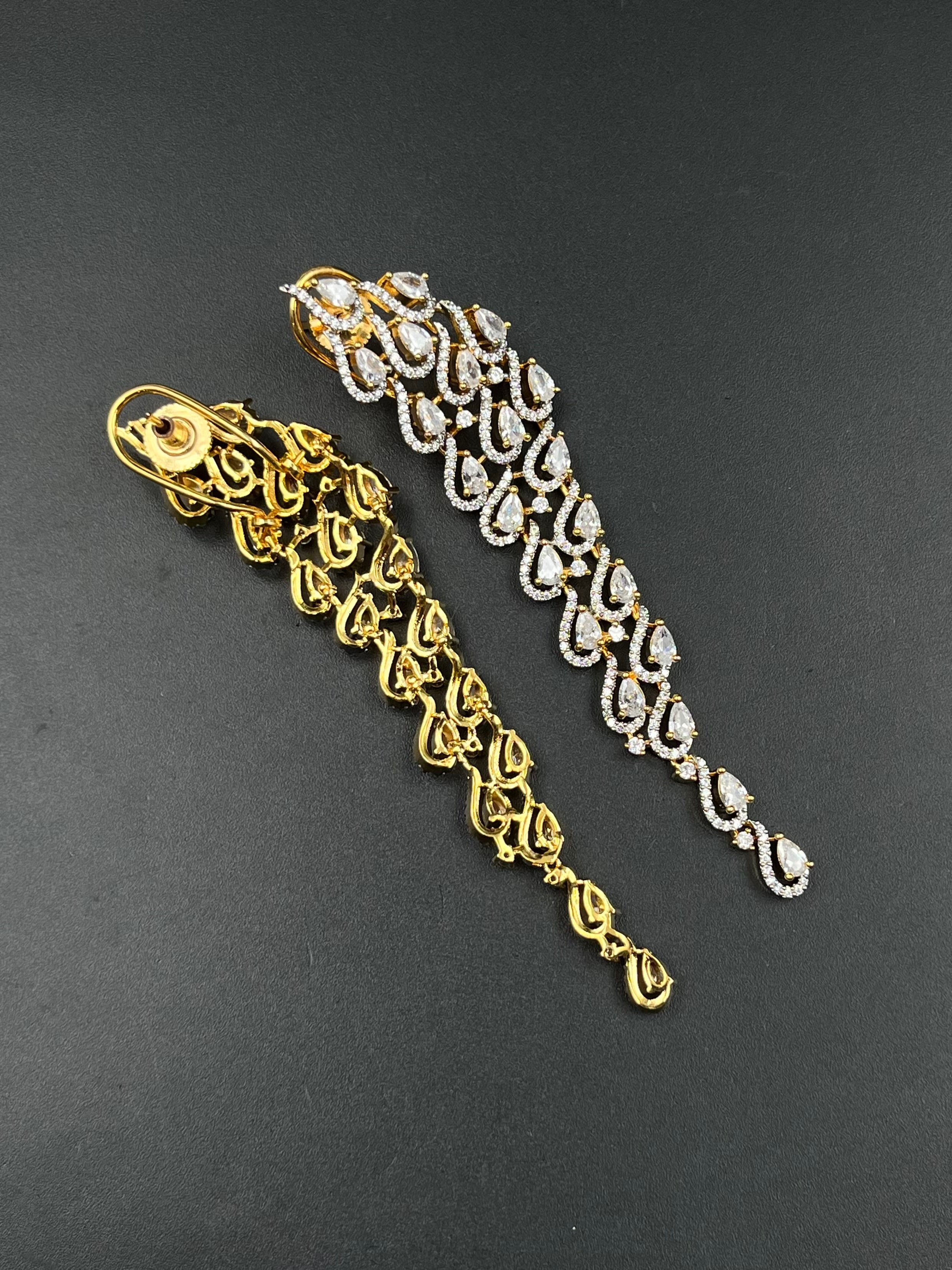 JANA EARRING