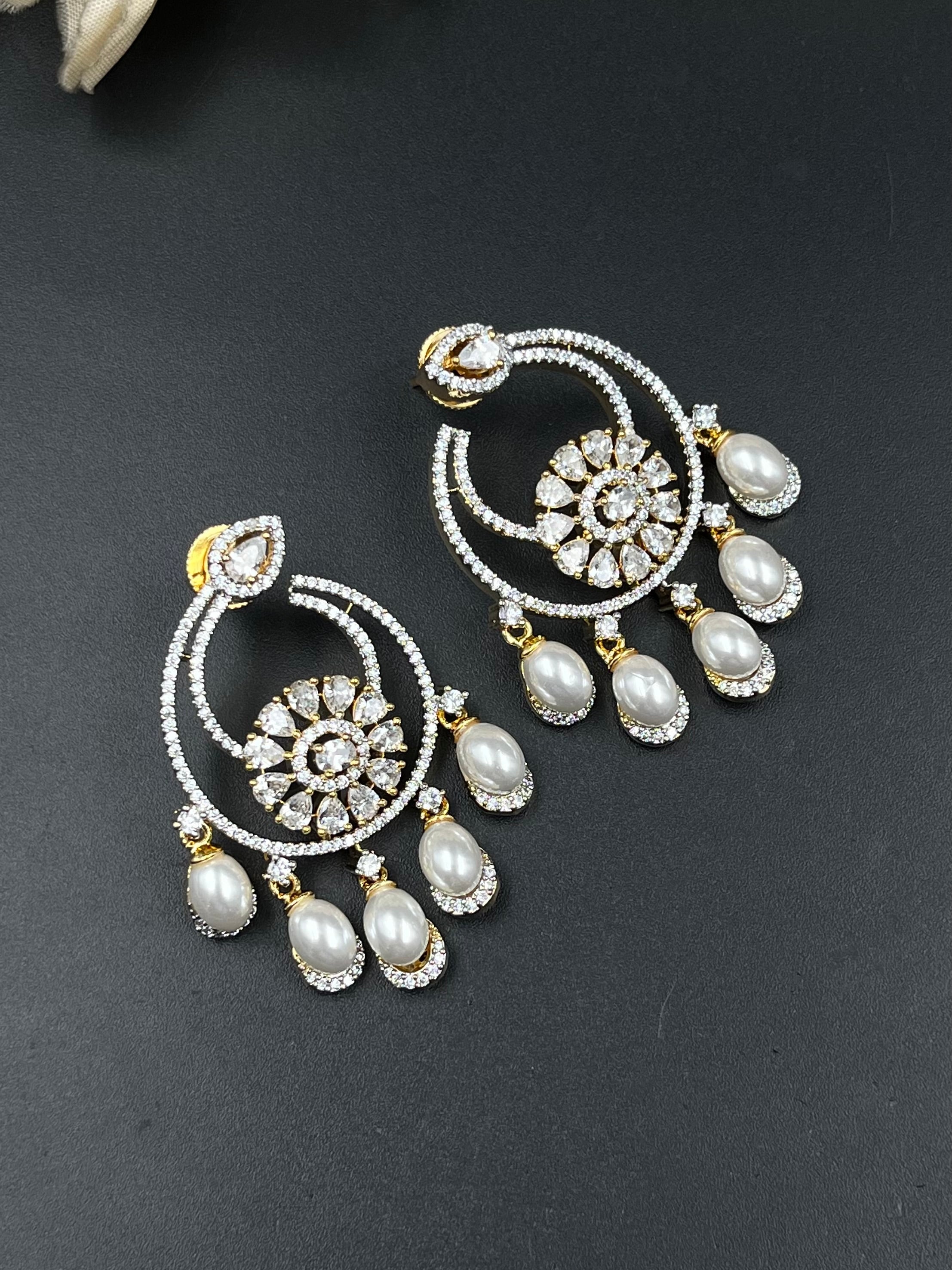 AYA EARRING