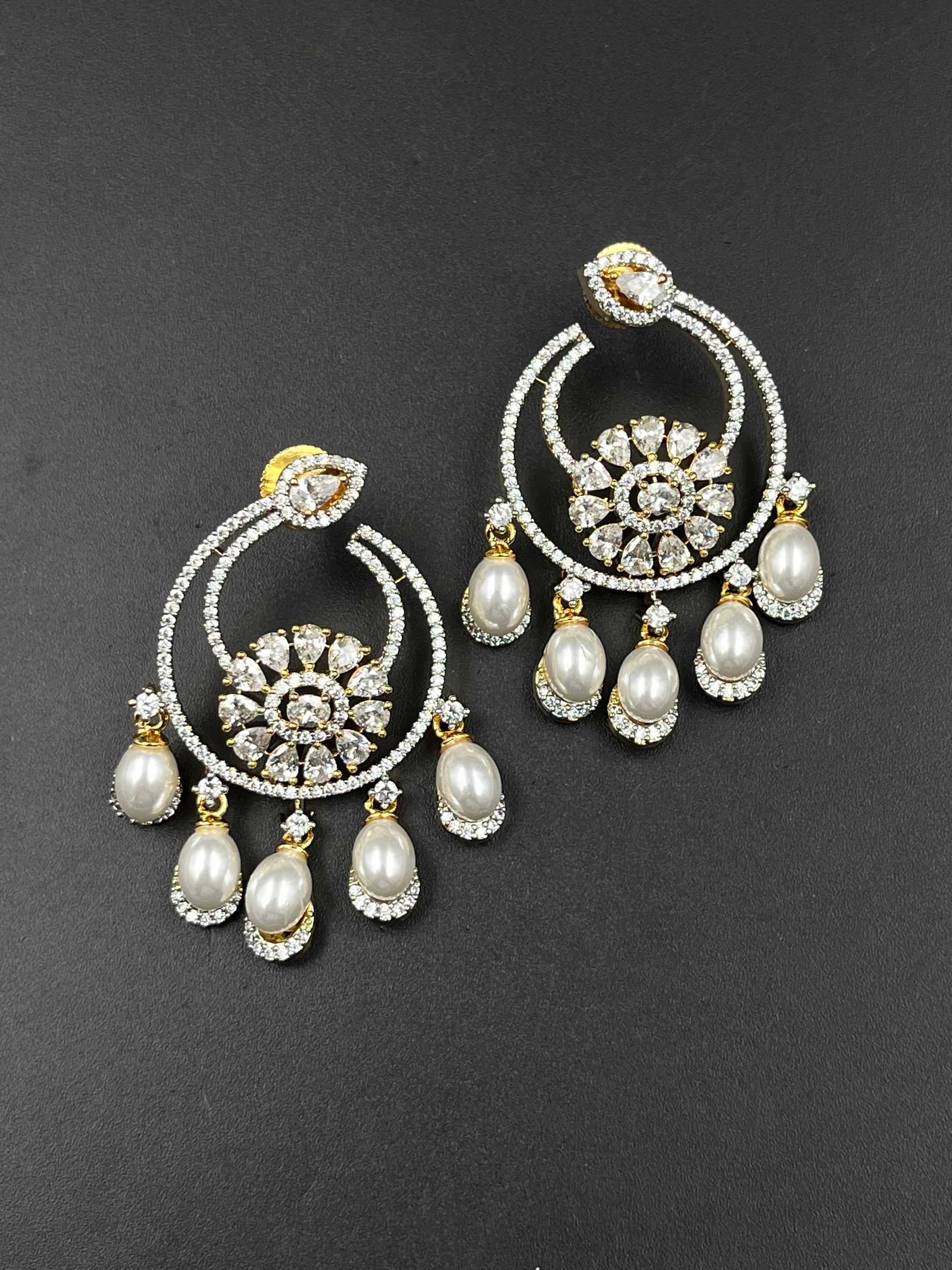 AYA EARRING