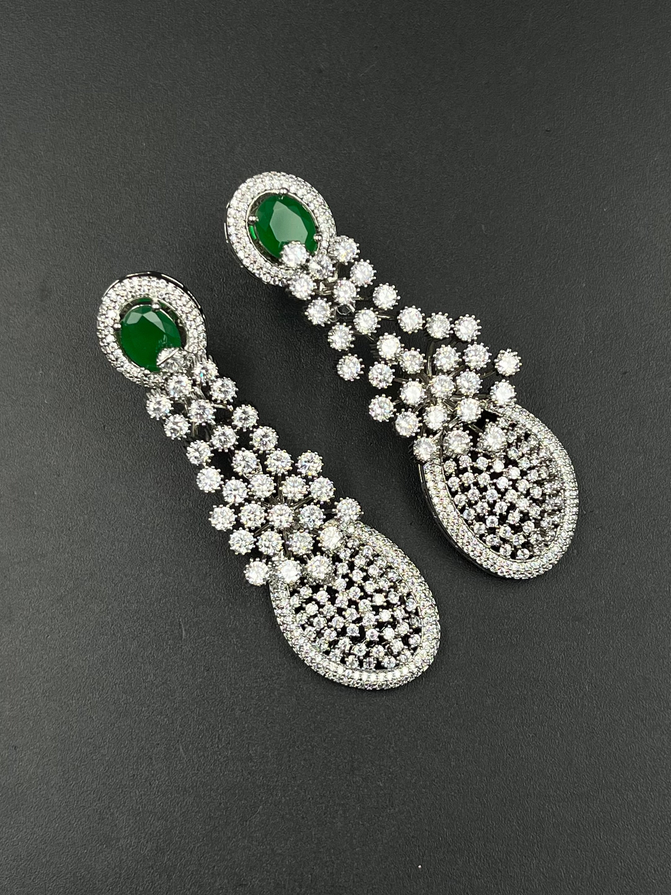 ANYA EARRING