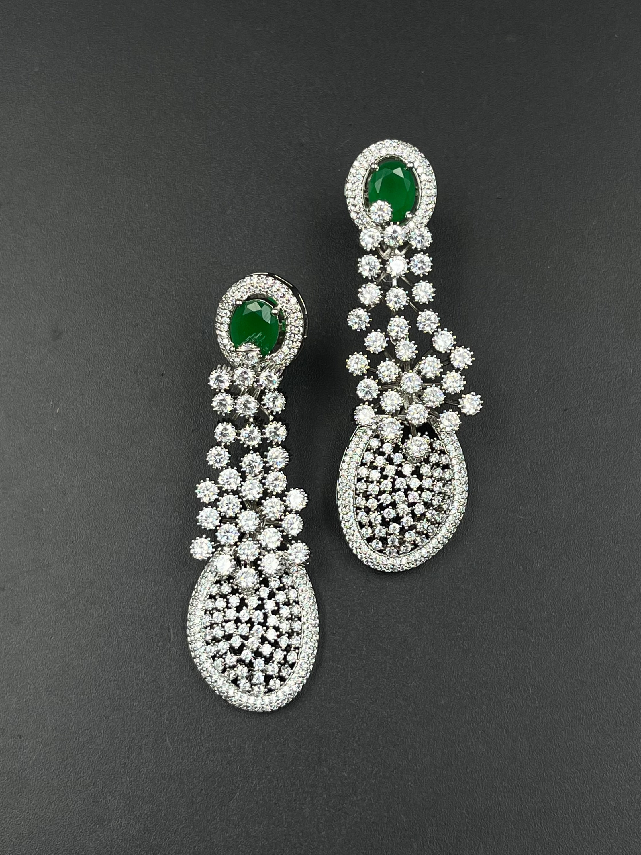 ANYA EARRING