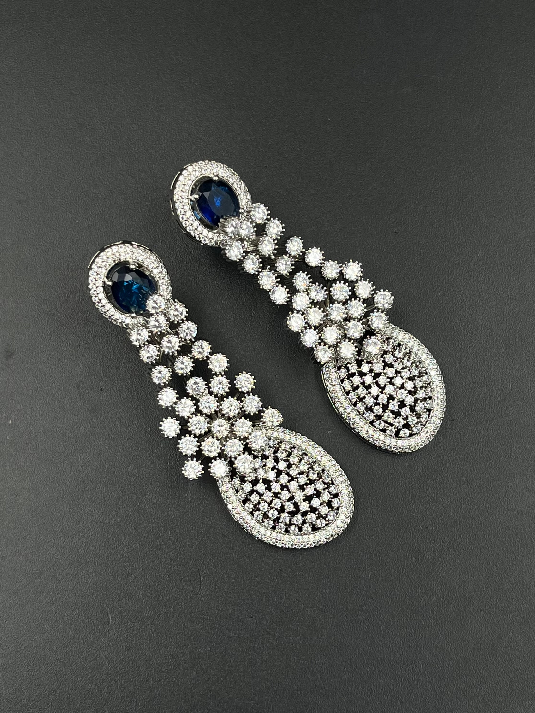 ANYA EARRING