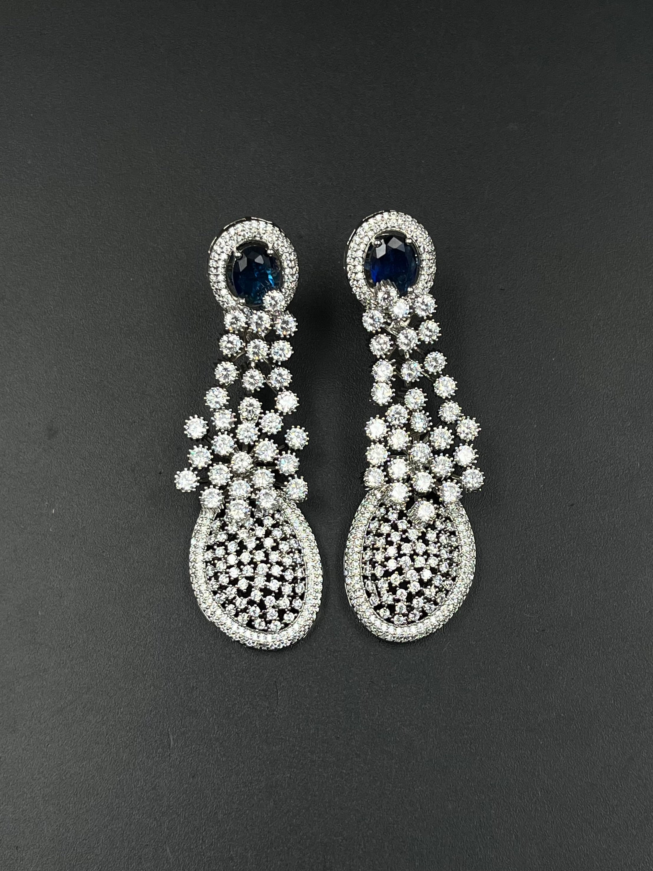 ANYA EARRING