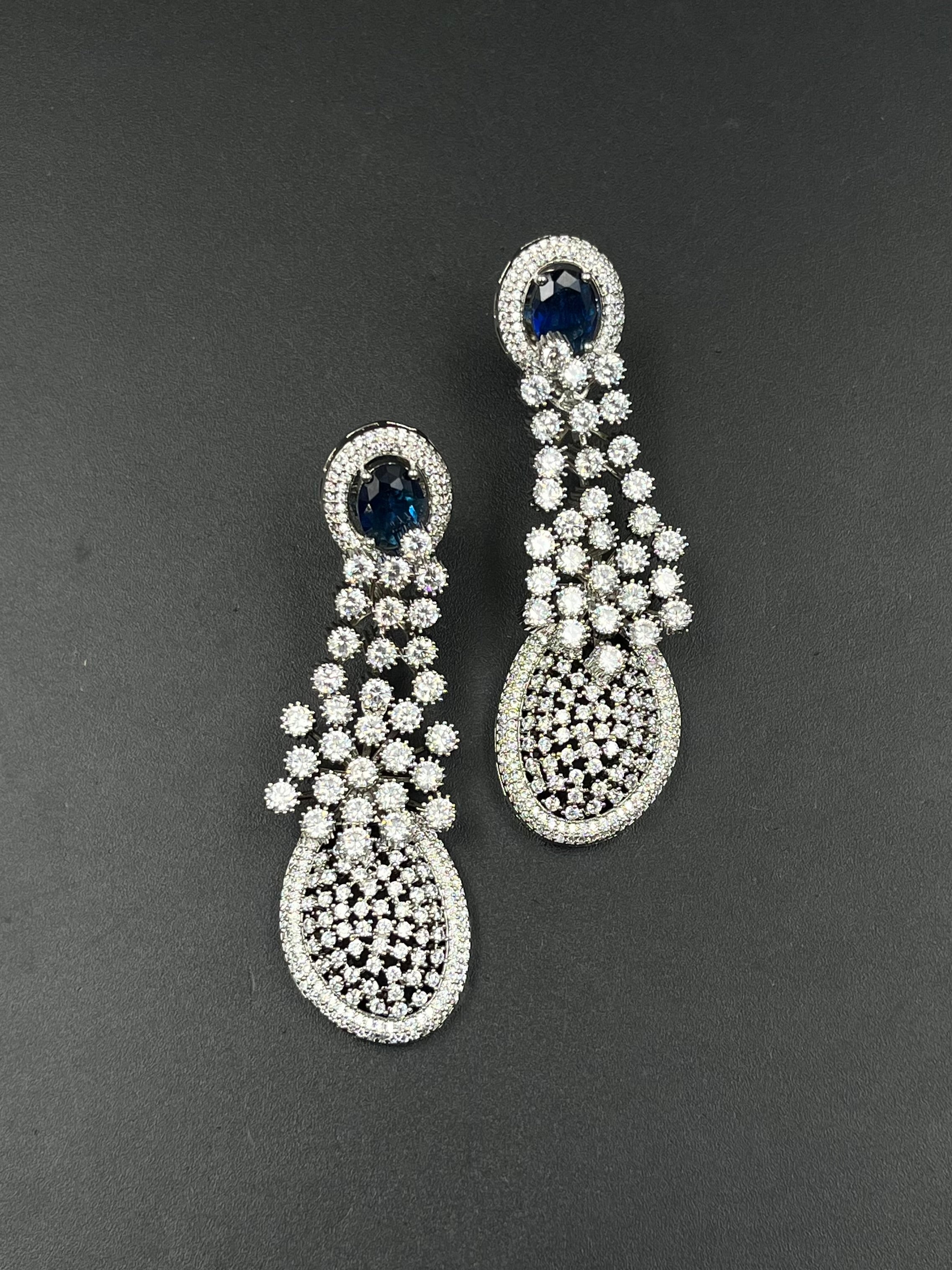 ANYA EARRING