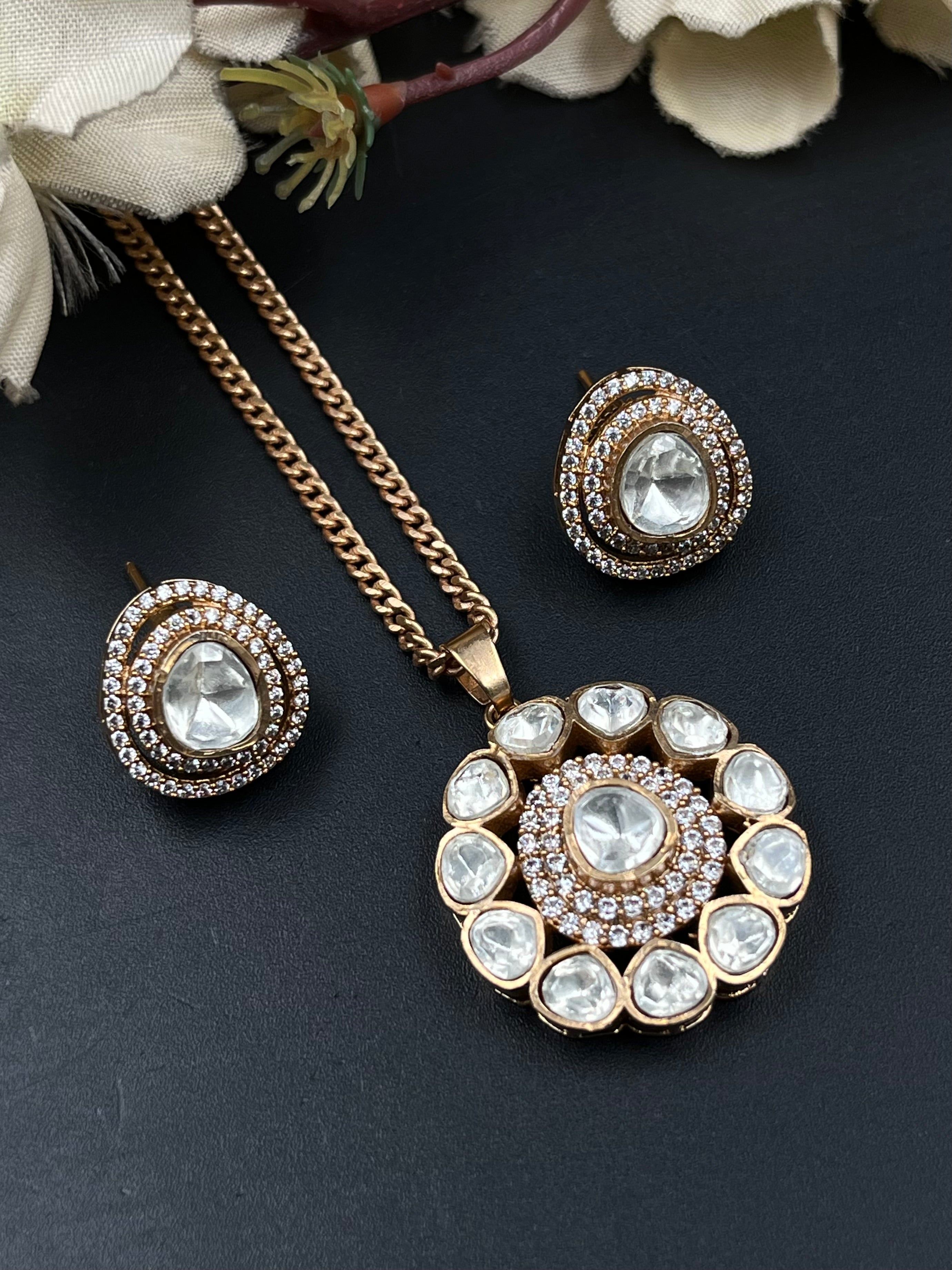 RAINA PENDANT